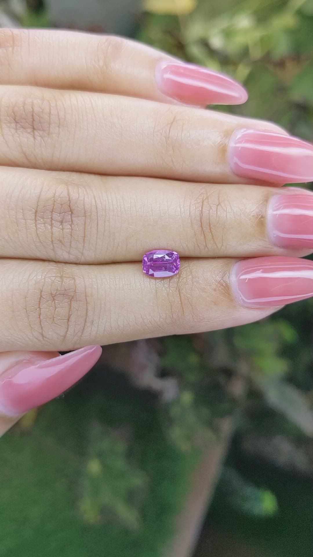 1.02 Ct. Pinkish Purple Sapphire from Ceylon (Sri Lanka) Size Video