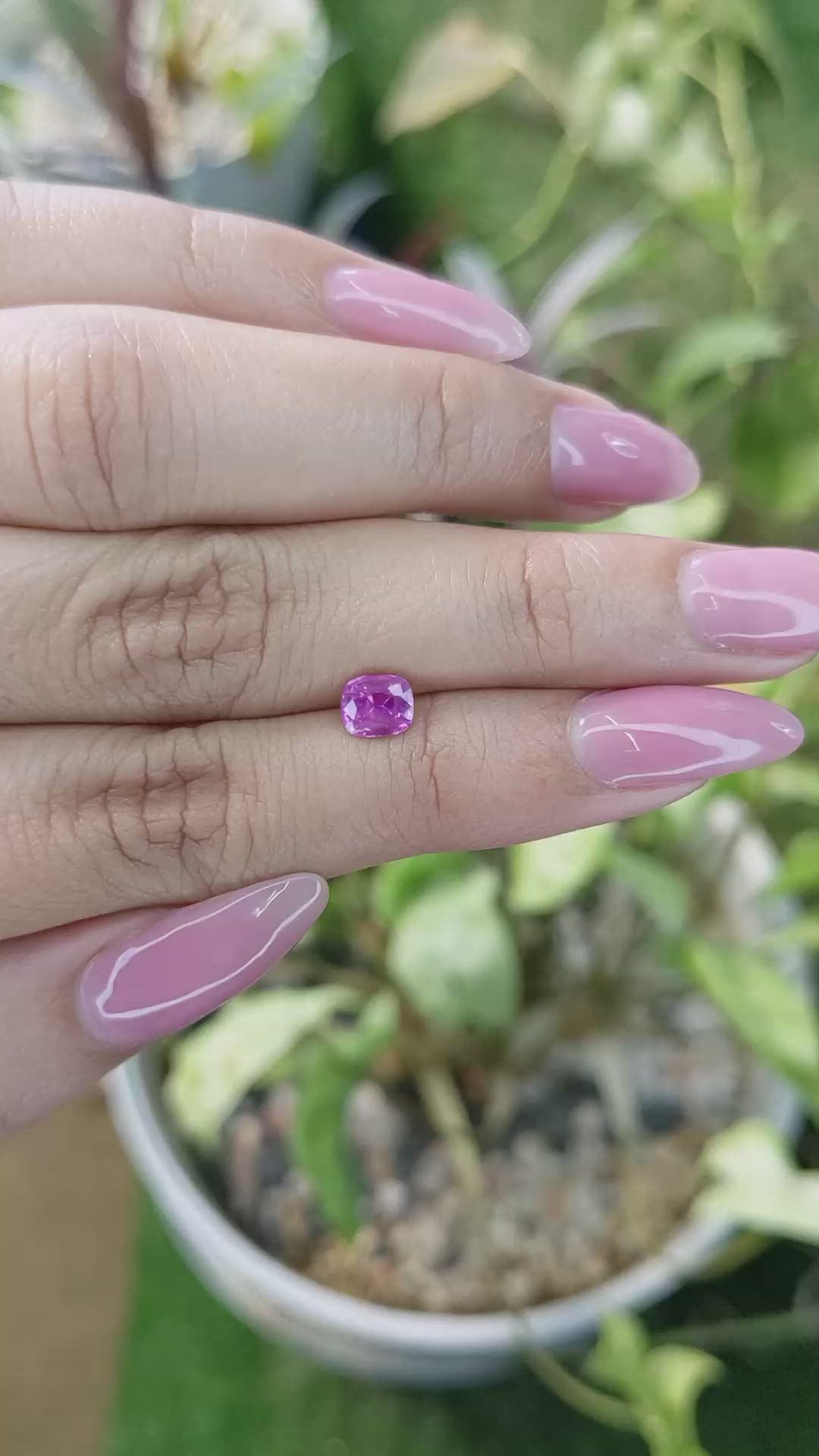 0.85 Ct. Pinkish Purple Sapphire from Ceylon (Sri Lanka) Size Video