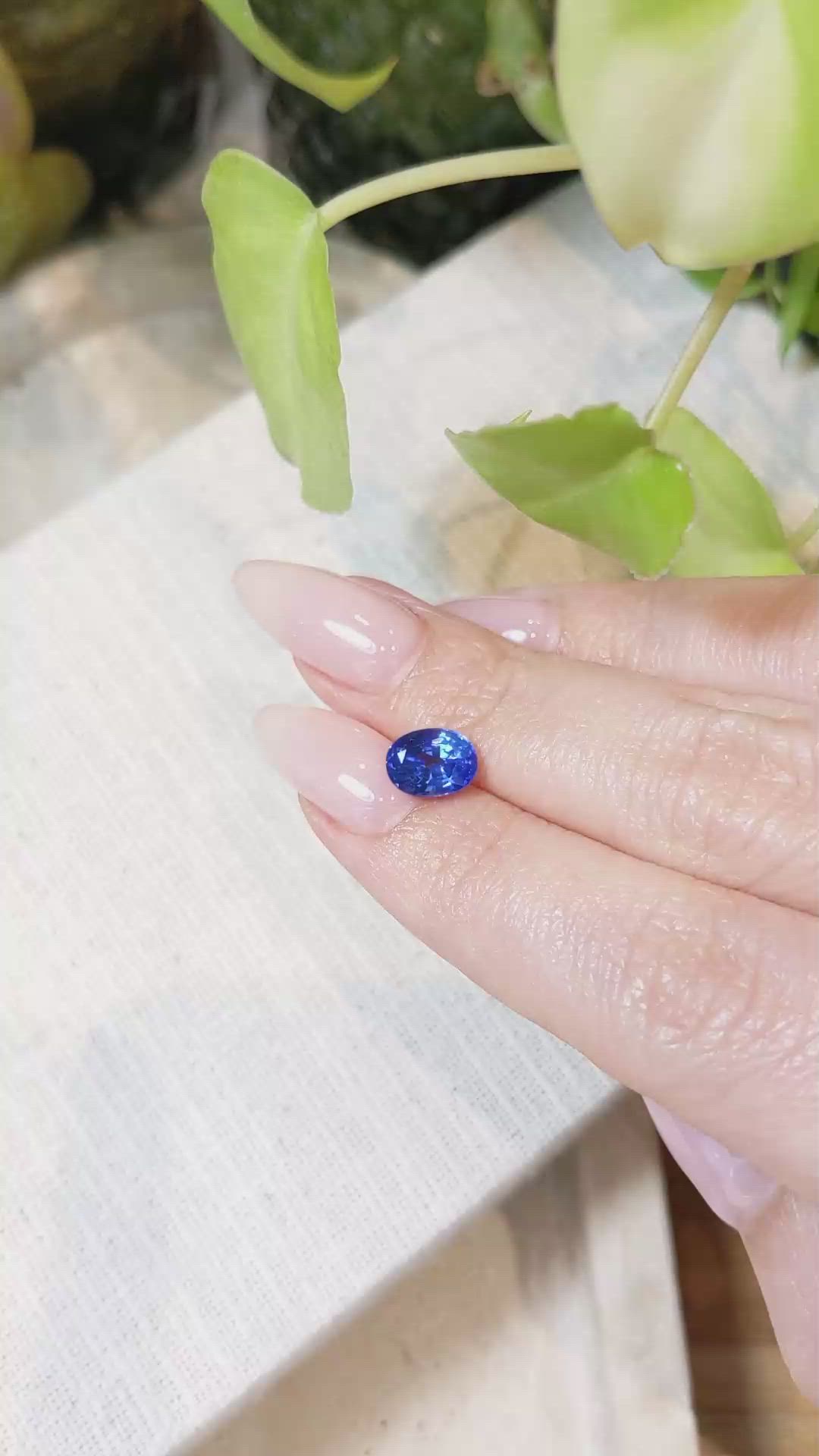 2.10 Ct. Blue Sapphire from Ceylon (Sri Lanka) Size Video