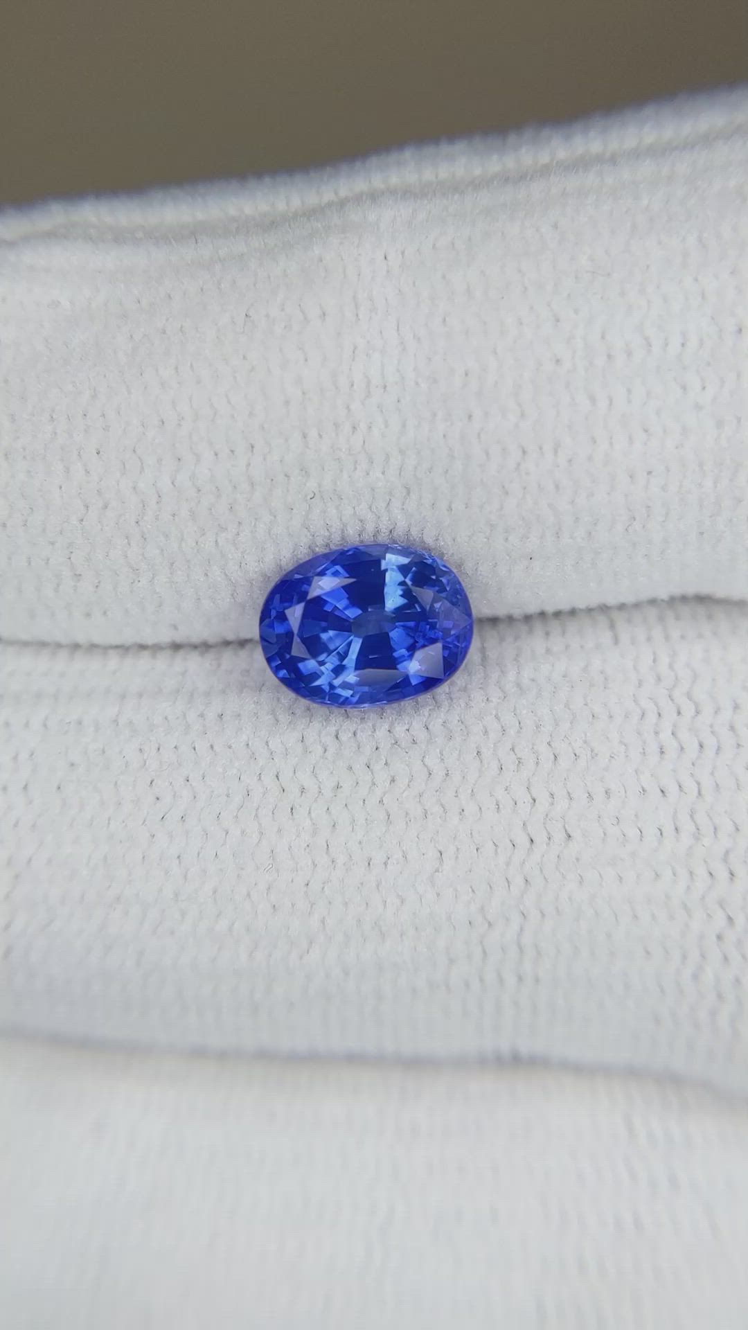 2.10 Ct. Blue Sapphire from Ceylon (Sri Lanka) Size Video