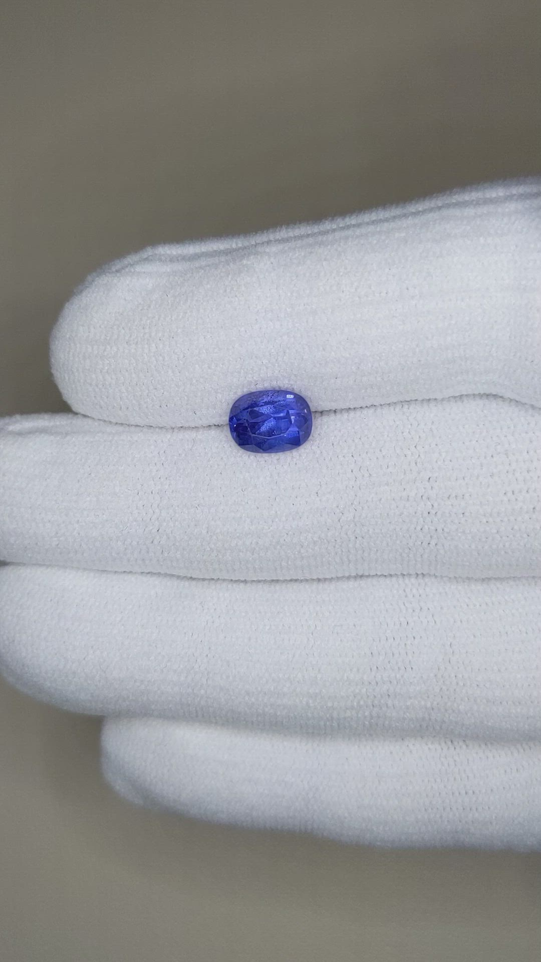 2.23 Ct. Blue Sapphire from Ceylon (Sri Lanka) Size Video