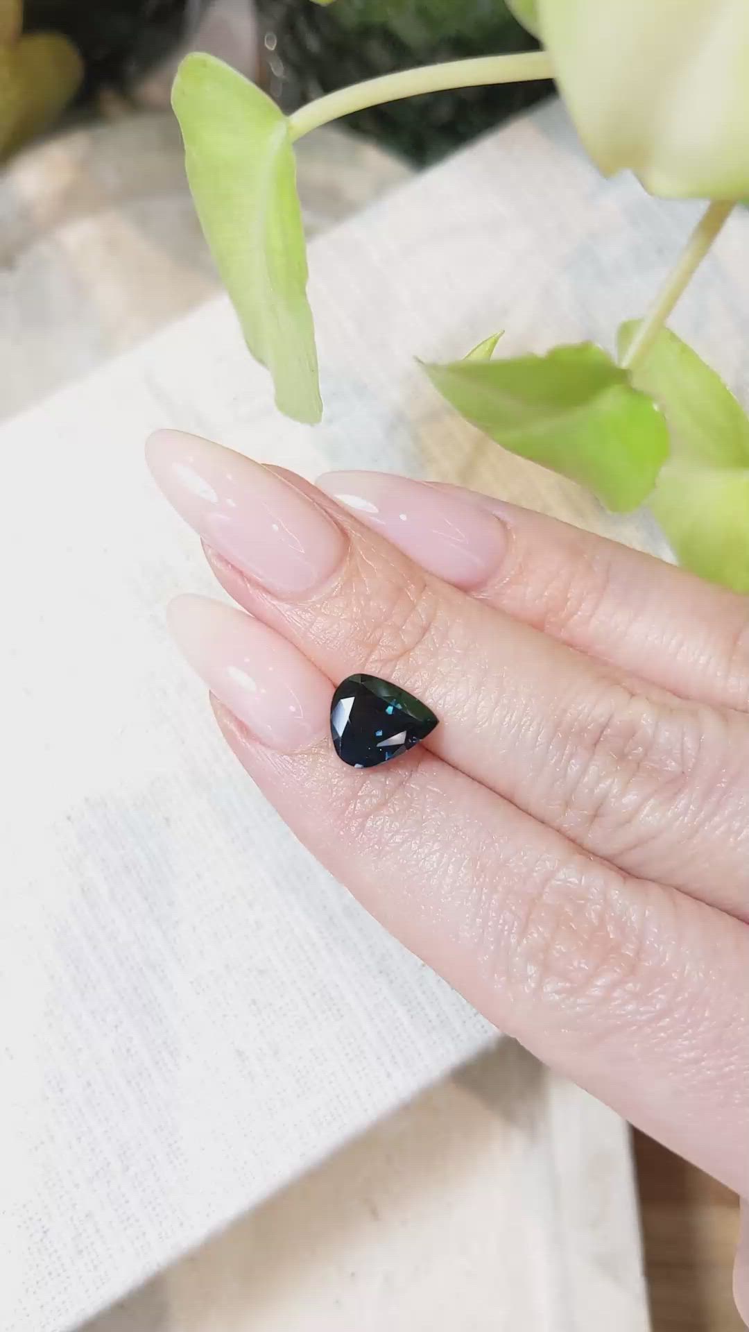 2.75 Ct. Blue Sapphire from Ceylon (Sri Lanka) Size Video