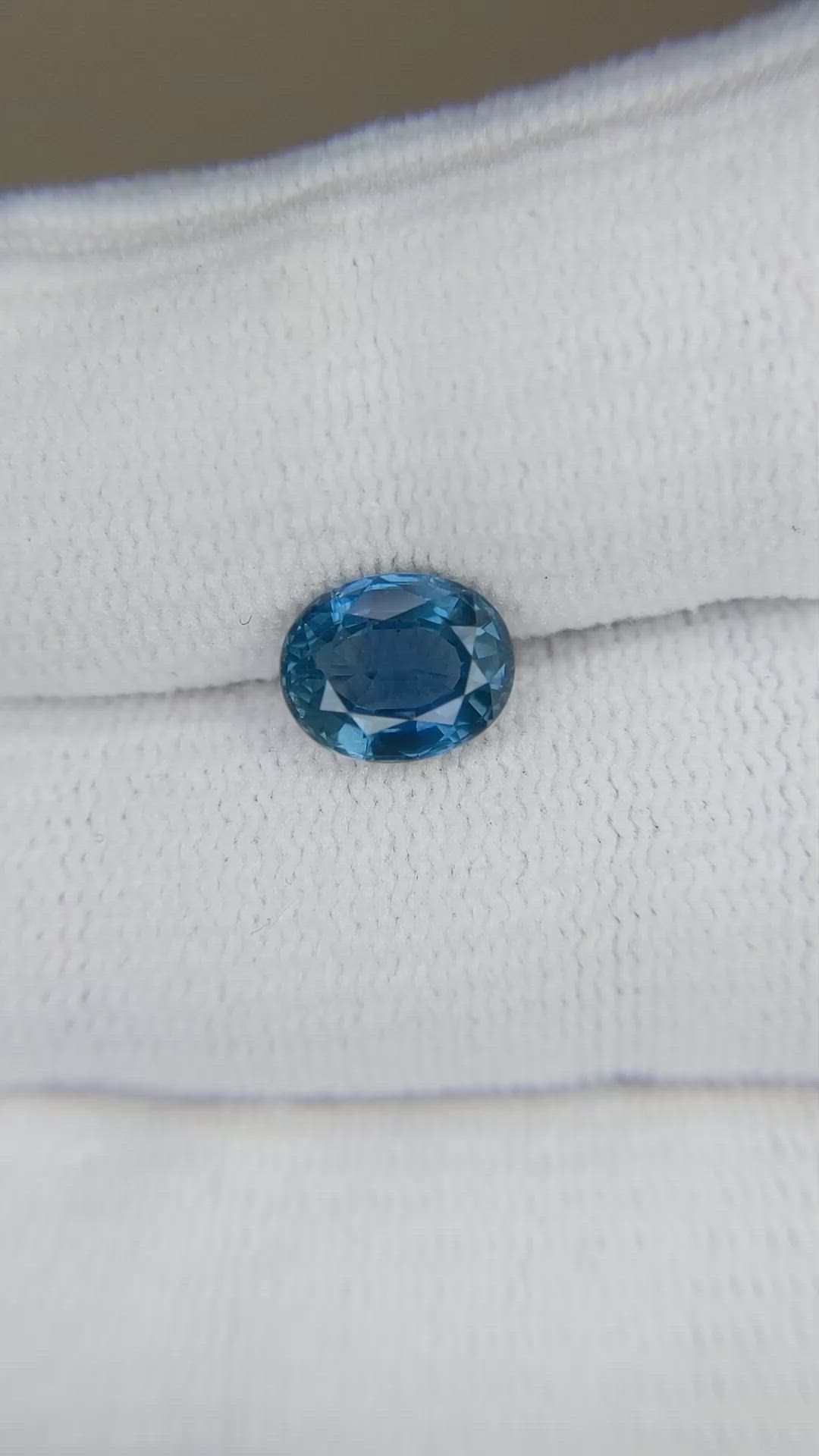 2.10 Ct. Blue Sapphire from Ceylon (Sri Lanka) Size Video