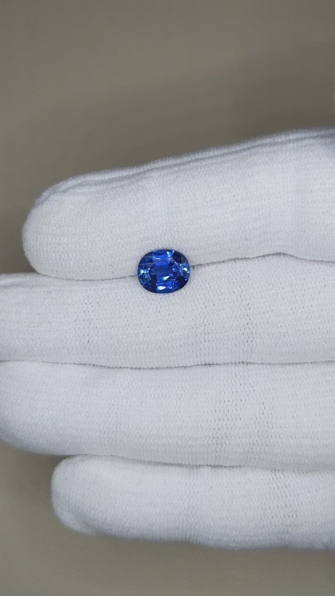 2.25 Ct. Blue Sapphire from Ceylon (Sri Lanka) Size Video
