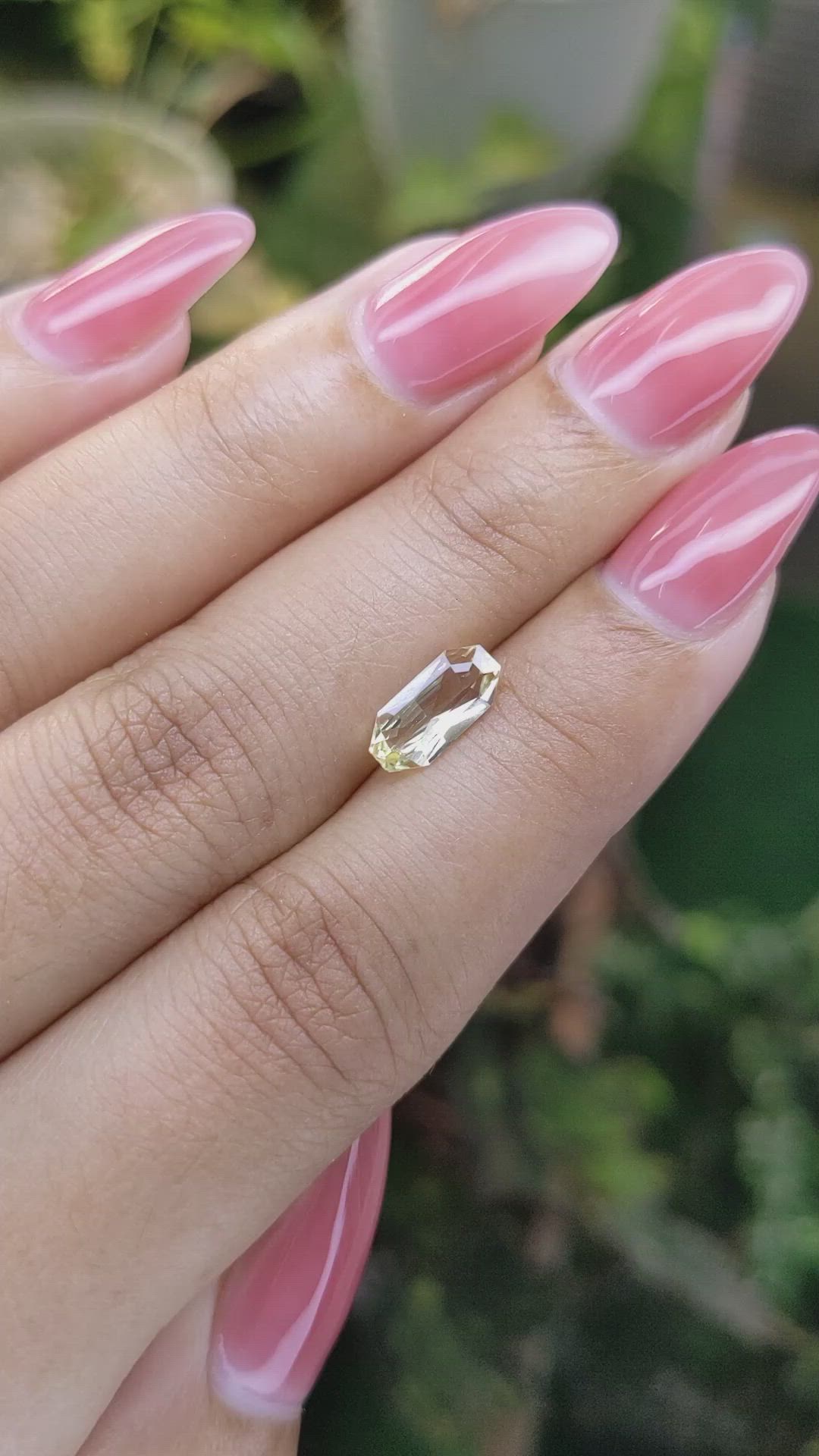 1.09 Ct. Yellow Sapphire from Ceylon (Sri Lanka) Size Video