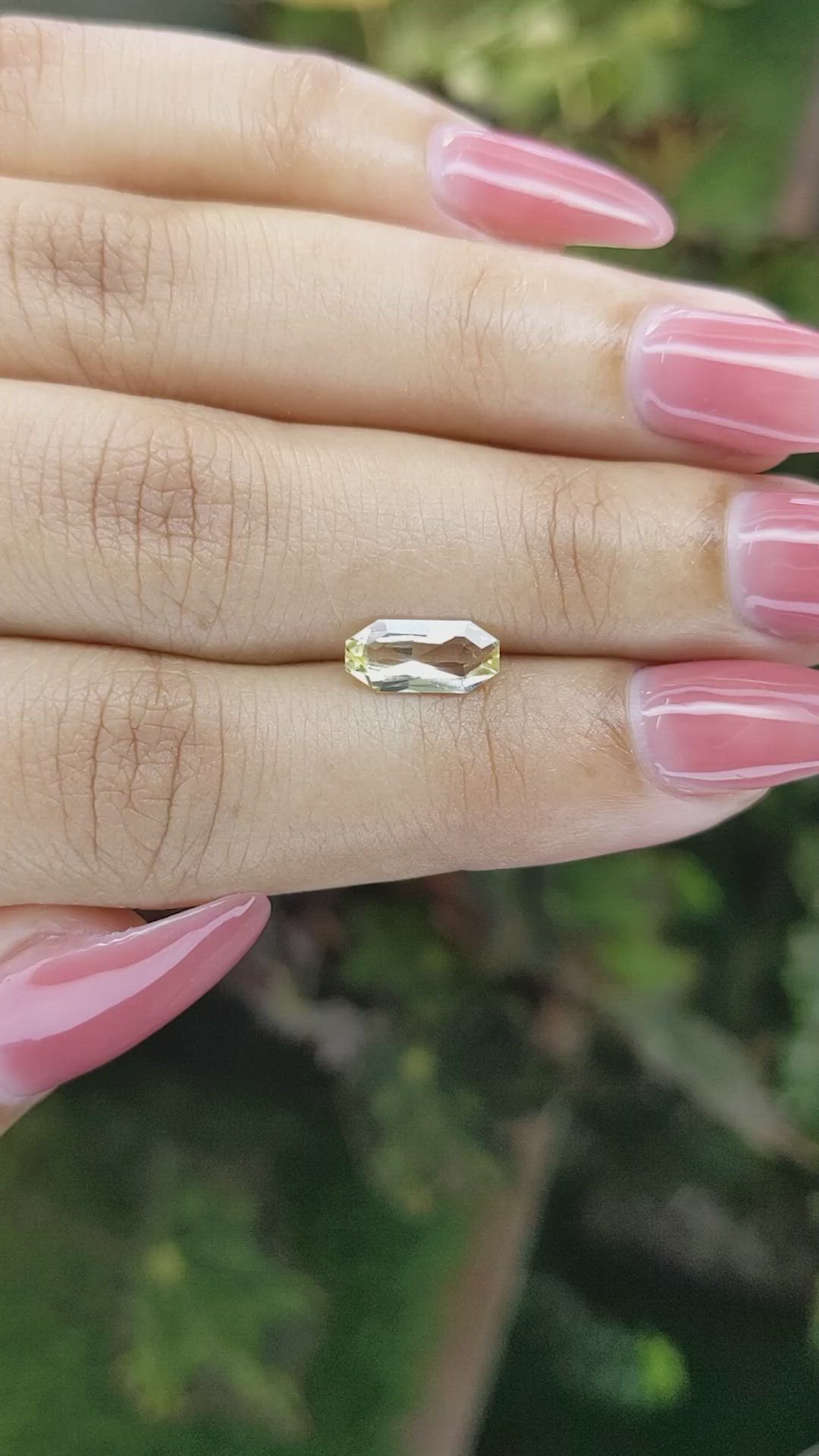 1.09 Ct. Yellow Sapphire from Ceylon (Sri Lanka) Size Video