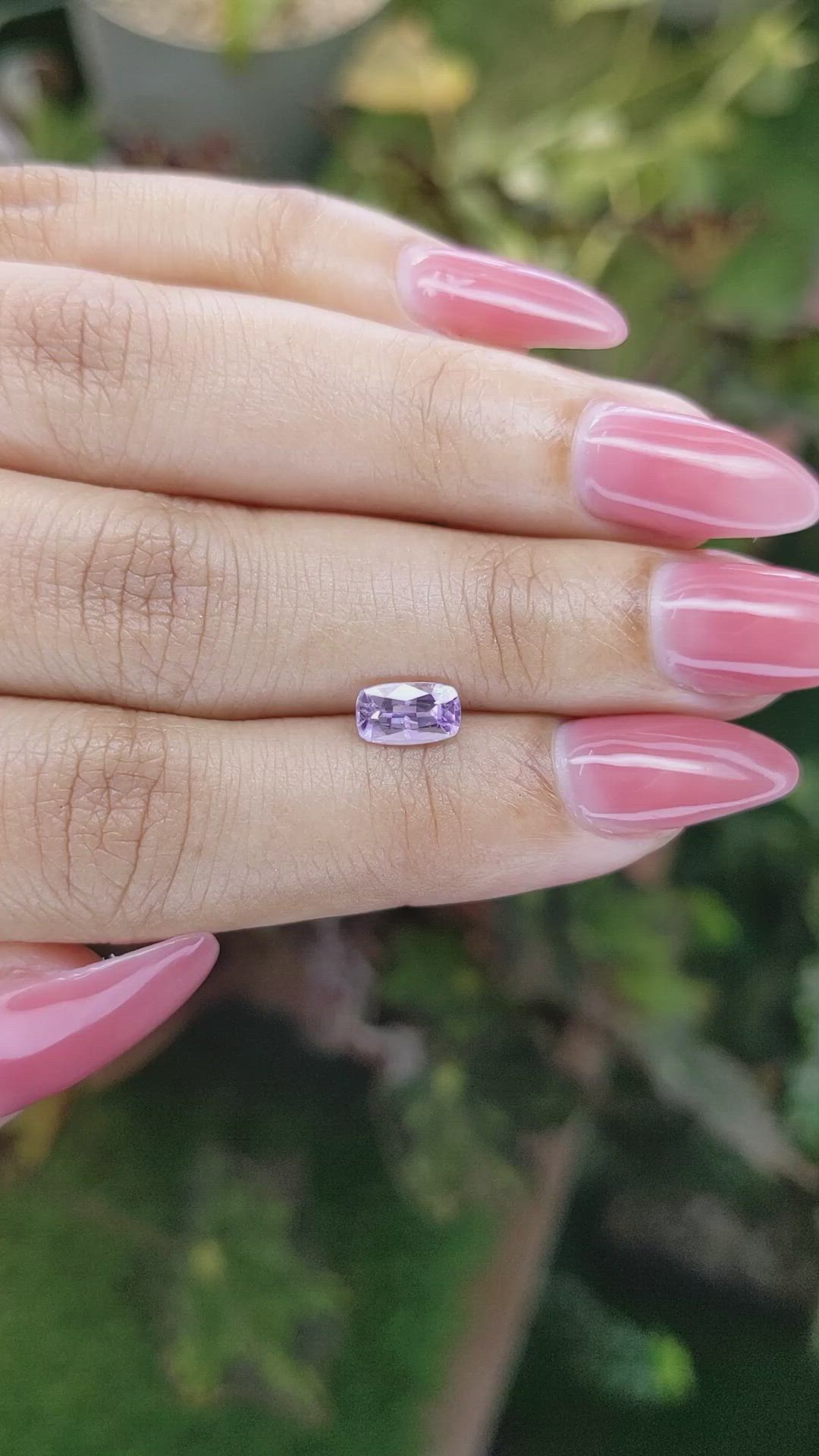 1.05 Ct. Pinkish Purple Sapphire from Ceylon (Sri Lanka) Size Video