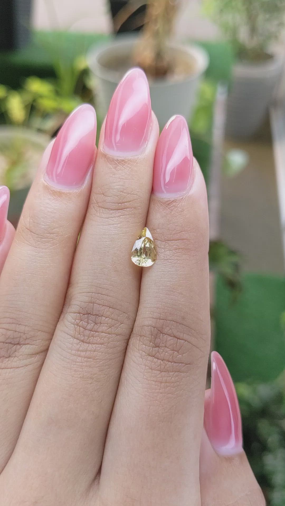 1.12 Ct. Yellow Sapphire from Ceylon (Sri Lanka) Size Video