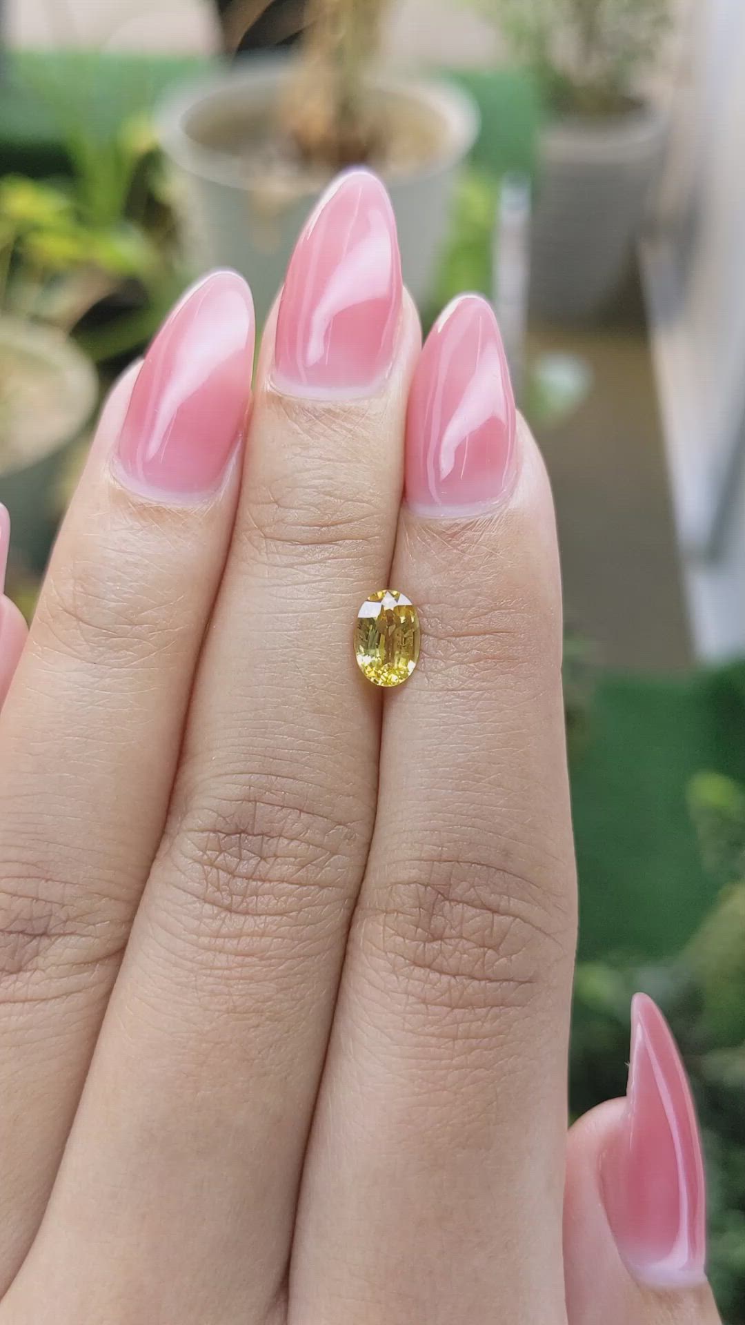 1.03 Ct. Yellow Sapphire from Ceylon (Sri Lanka) Size Video