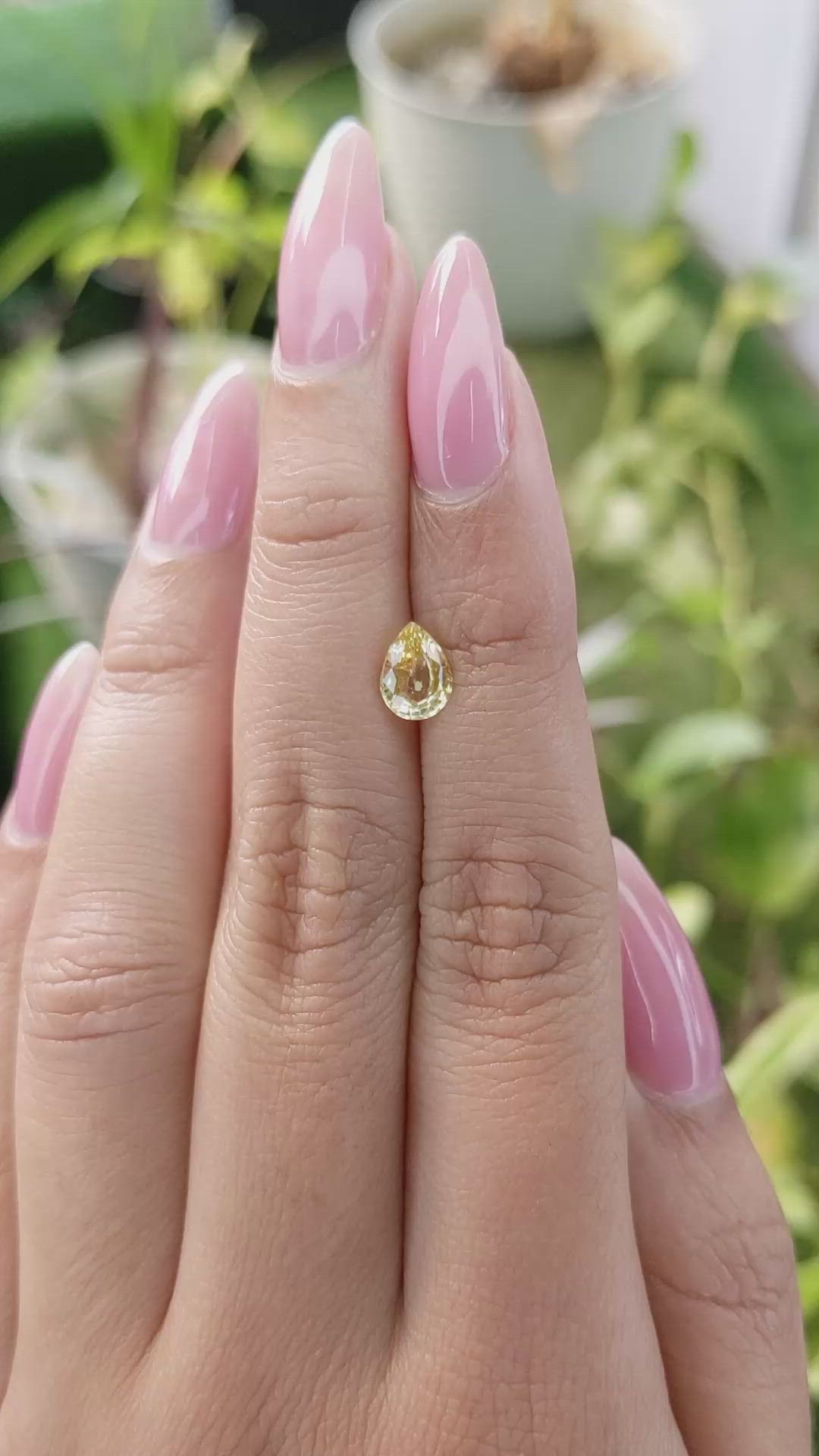 1.05 Ct. Yellow Sapphire from Ceylon (Sri Lanka) Size Video