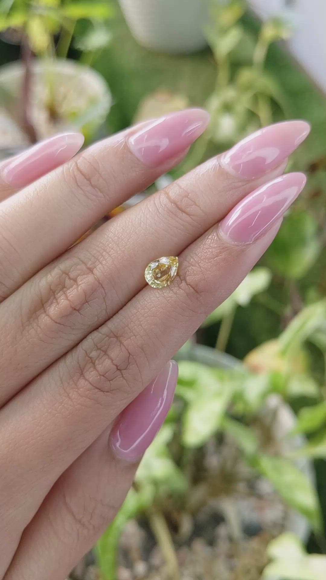 1.05 Ct. Yellow Sapphire from Ceylon (Sri Lanka) Size Video