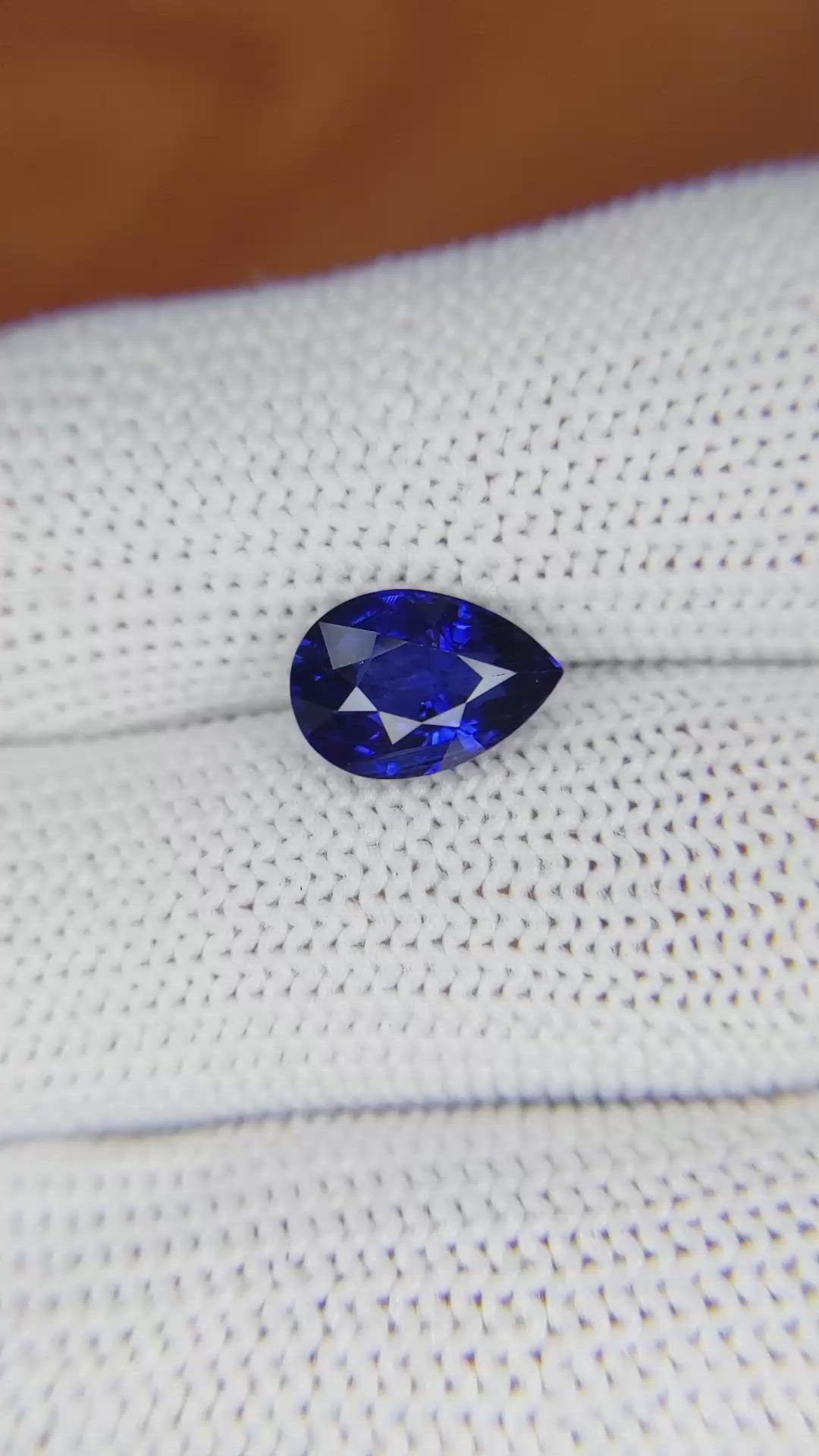 2.52 Ct. Blue Sapphire from Ceylon (Sri Lanka) Size Video