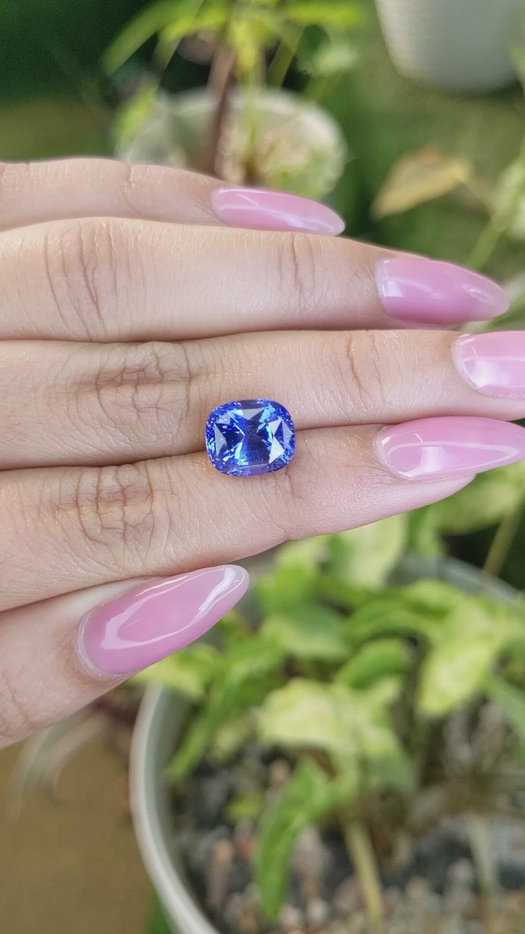 5.59 Ct. Blue Sapphire from Ceylon (Sri Lanka) Size Video