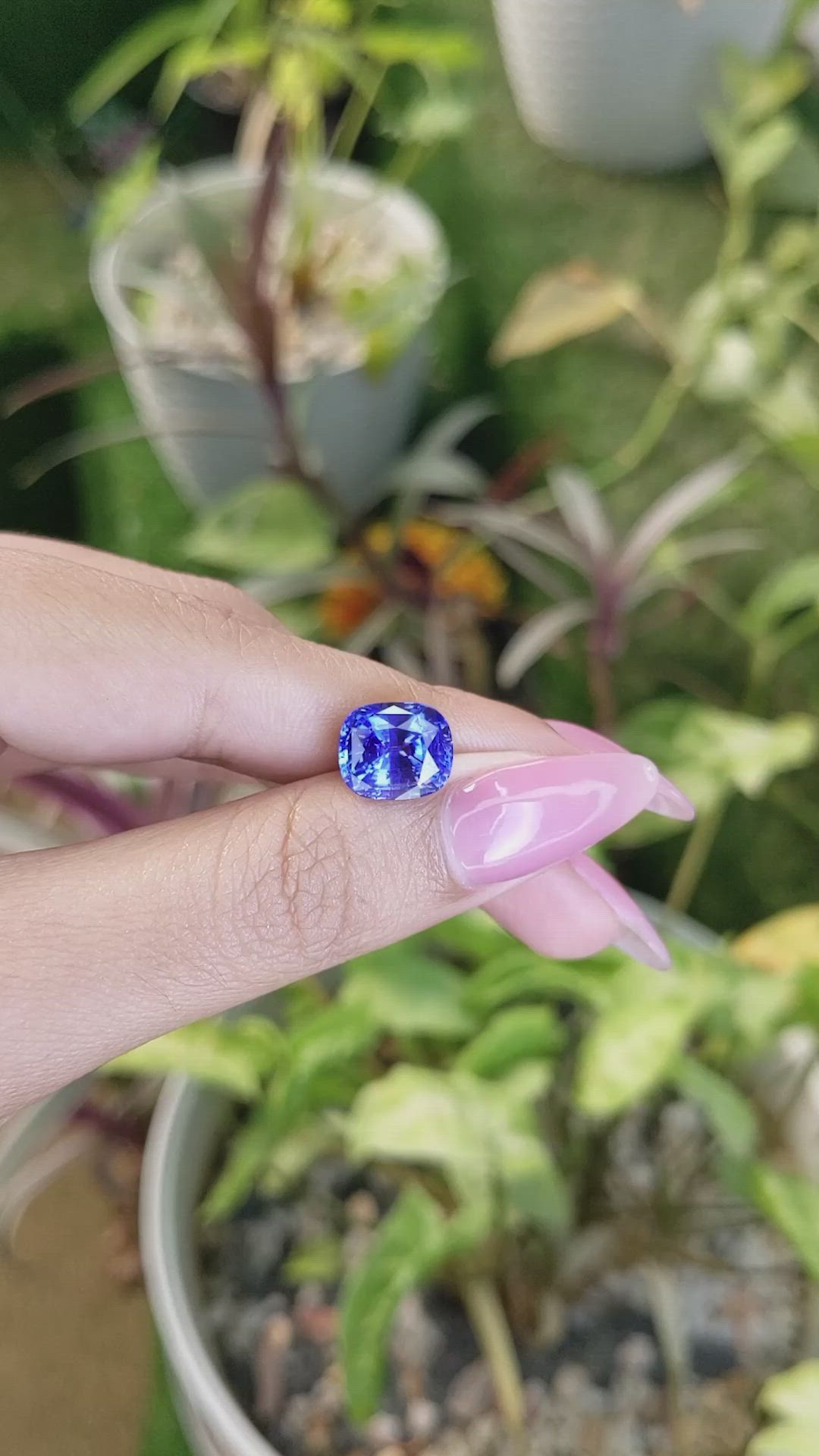 5.59 Ct. Blue Sapphire from Ceylon (Sri Lanka) Size Video