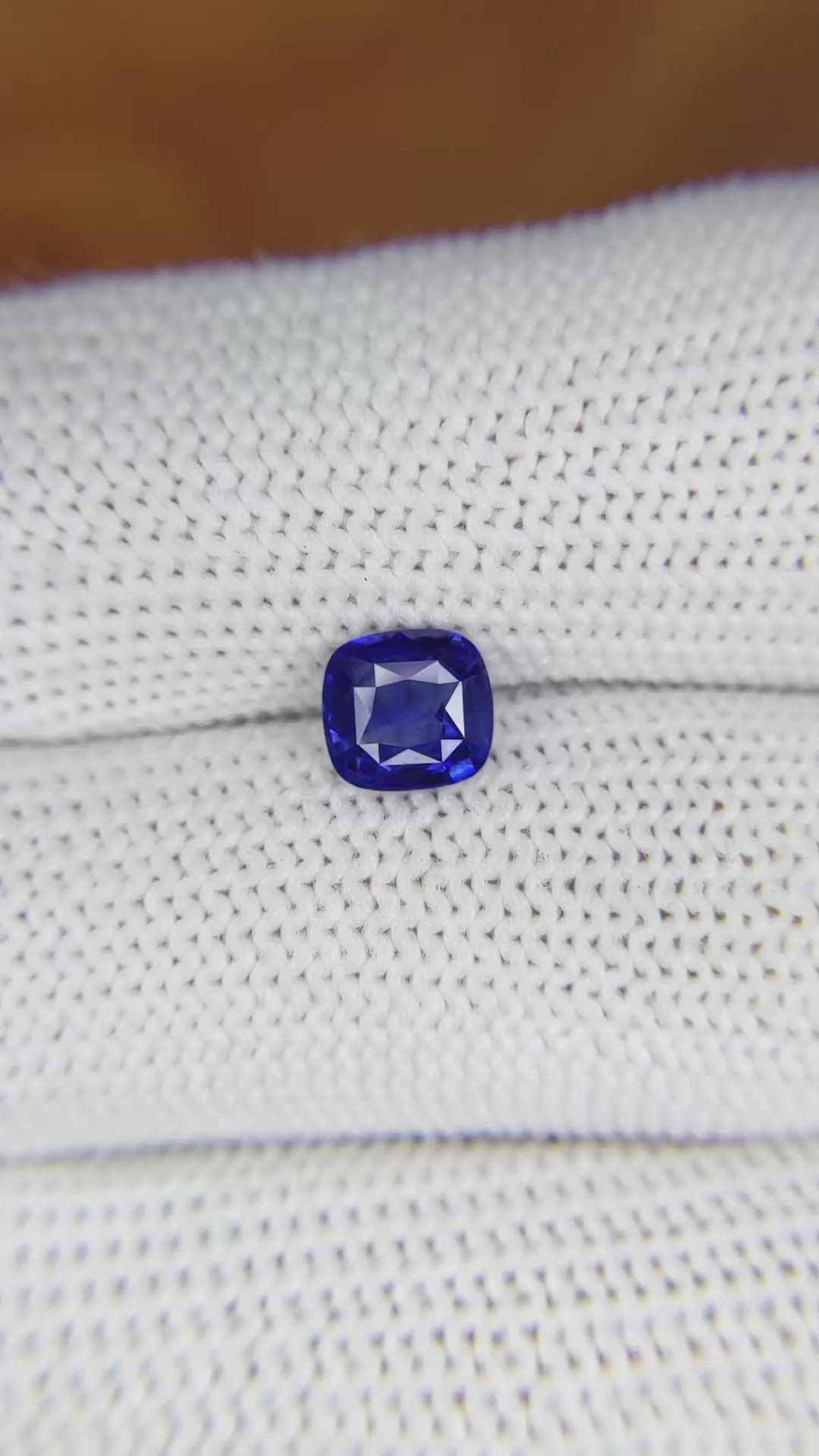 1.13 Ct. Blue Sapphire from Ceylon (Sri Lanka) Size Video