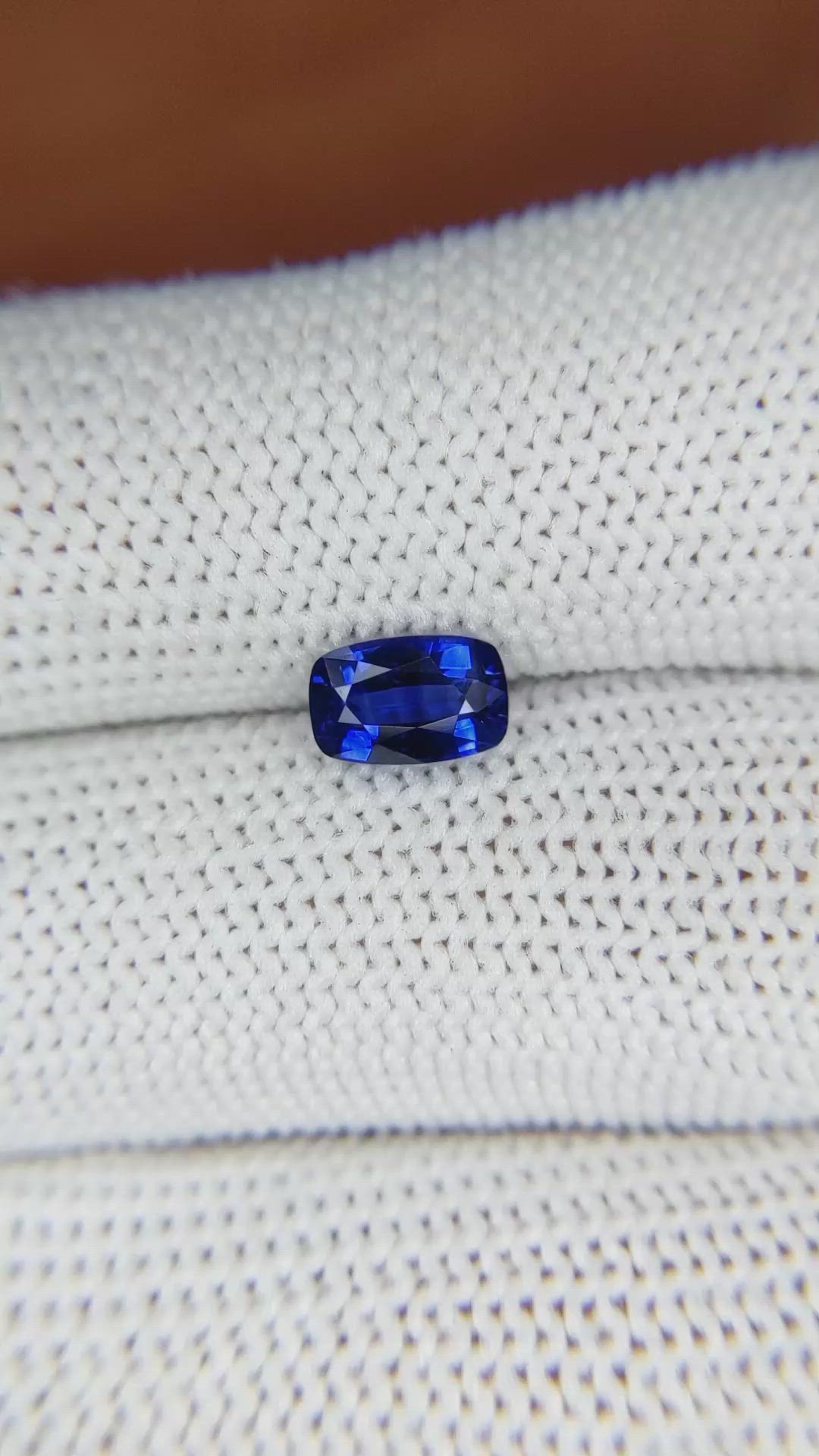 1.09 Ct. Blue Sapphire from Ceylon (Sri Lanka) Size Video