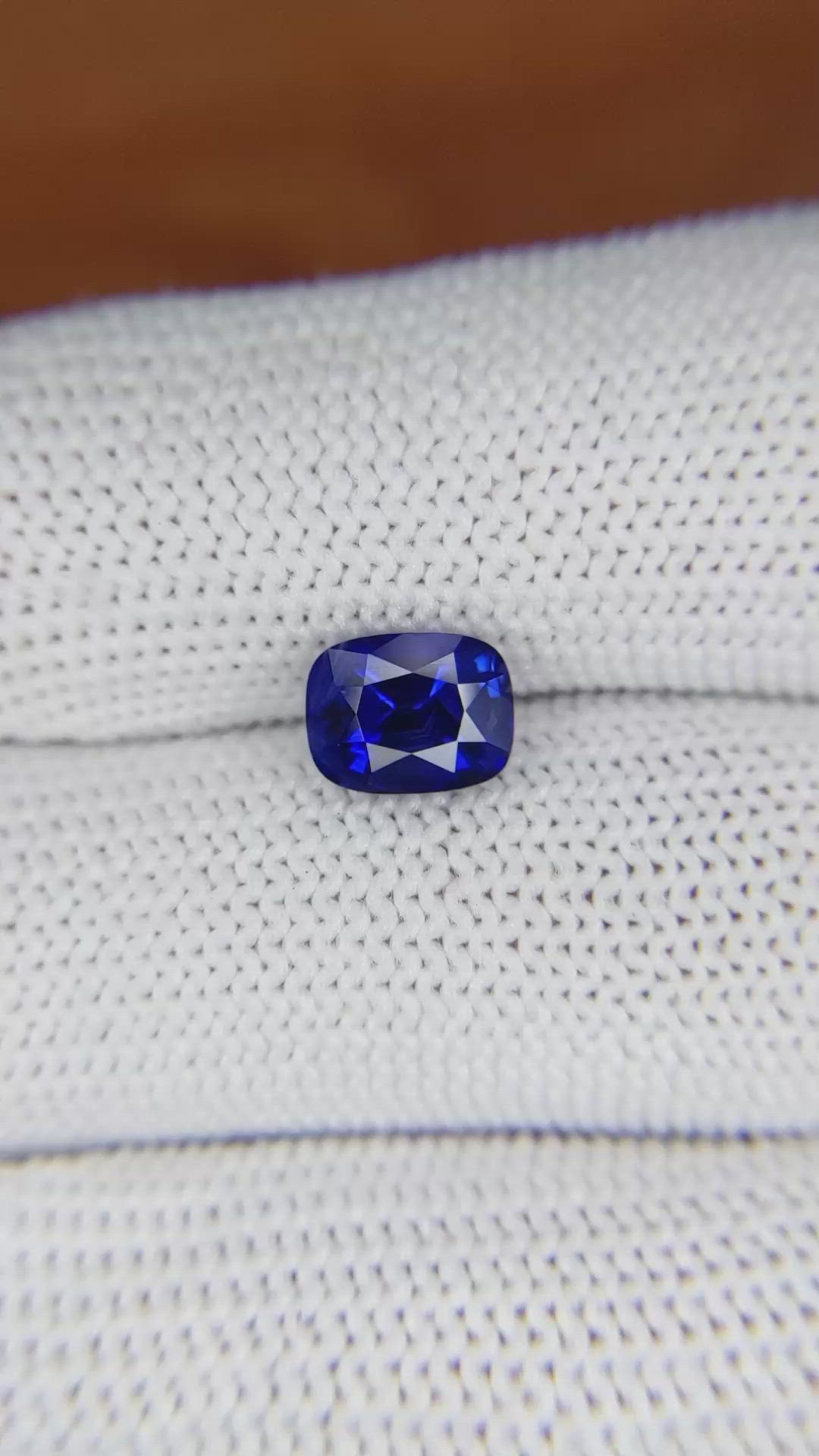 2.13 Ct. Blue Sapphire from Ceylon (Sri Lanka) Size Video