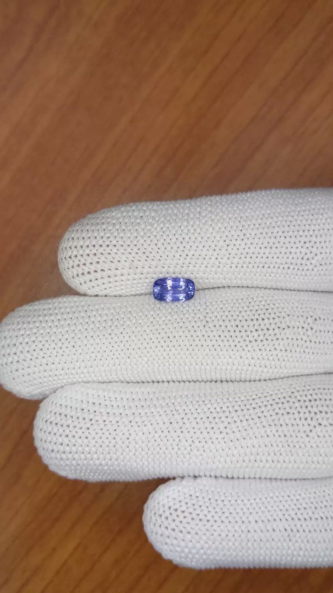 1.03 Ct. Blue Sapphire from Ceylon (Sri Lanka) Size Video