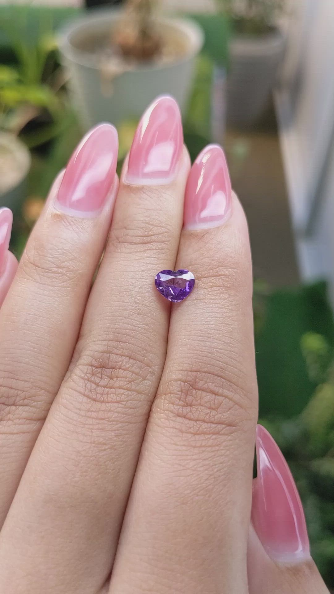 1.05 Ct. Pinkish Purple Sapphire from Ceylon (Sri Lanka) Size Video