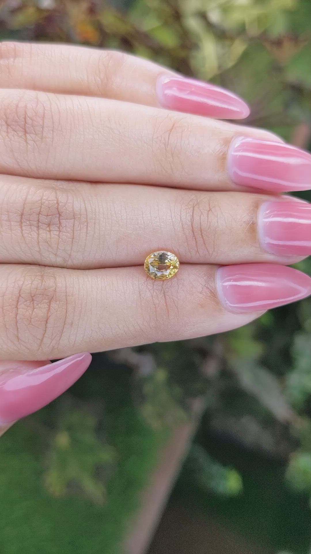 1.01 Ct. Yellow Sapphire from Ceylon (Sri Lanka) Size Video