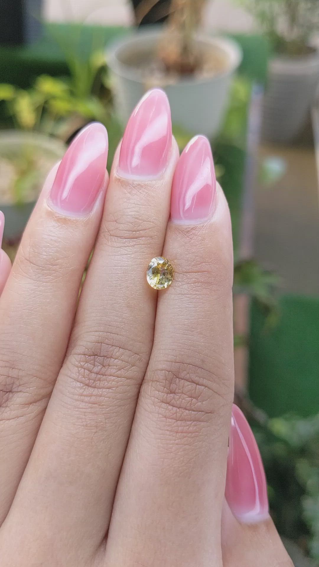 1.01 Ct. Yellow Sapphire from Ceylon (Sri Lanka) Size Video