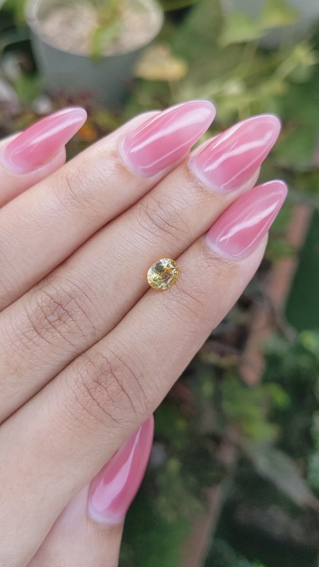 1.01 Ct. Yellow Sapphire from Ceylon (Sri Lanka) Size Video