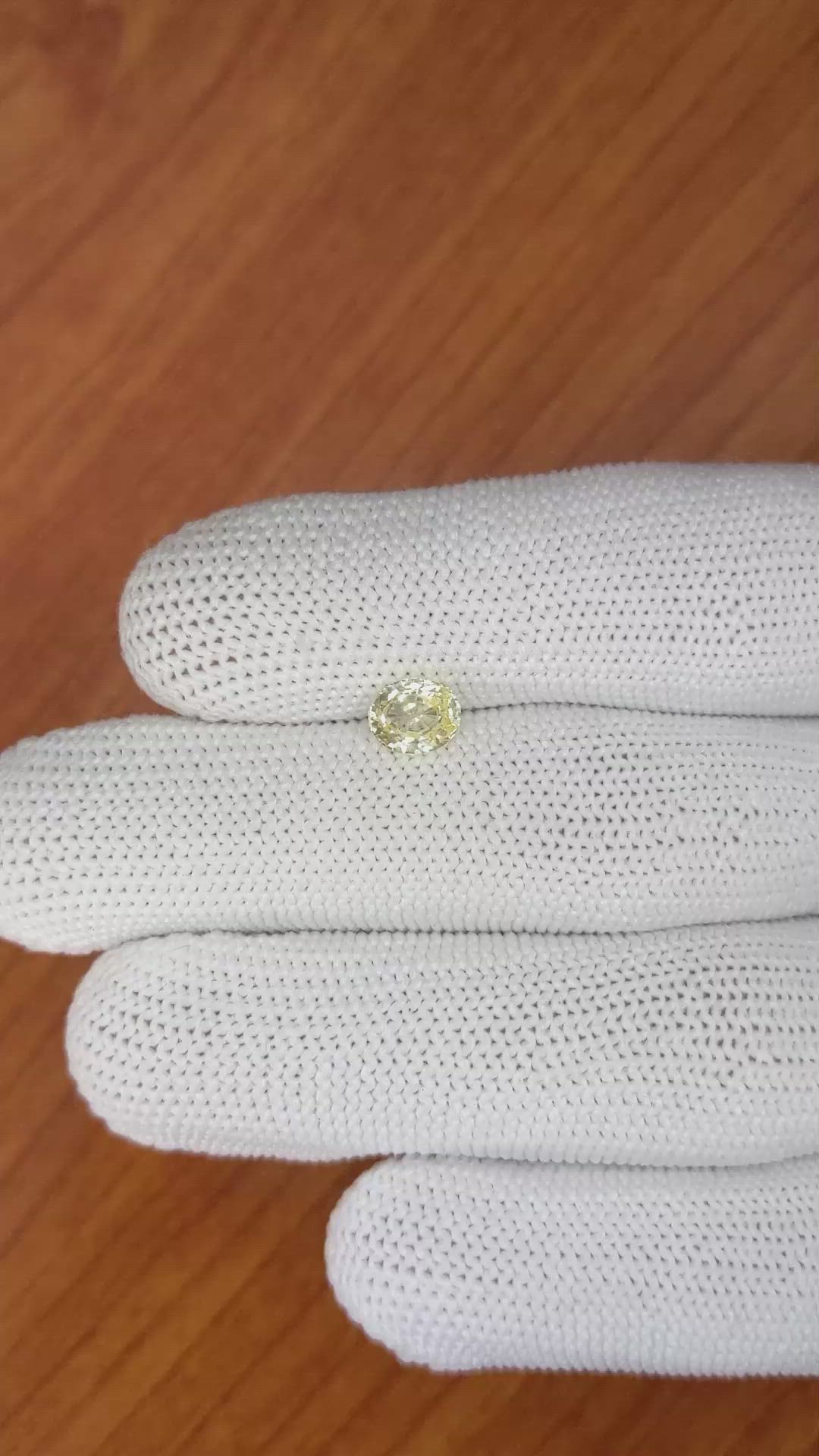 1.04 Ct. Yellow Sapphire from Ceylon (Sri Lanka) Size Video