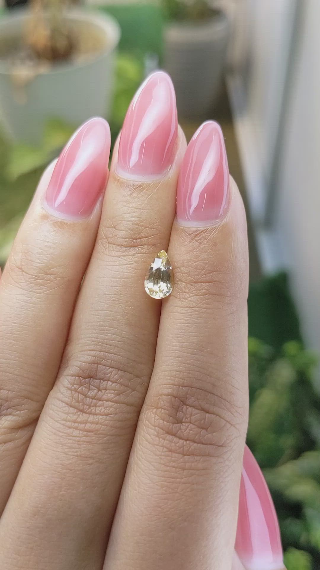 1.09 Ct. Yellow Sapphire from Ceylon (Sri Lanka) Size Video