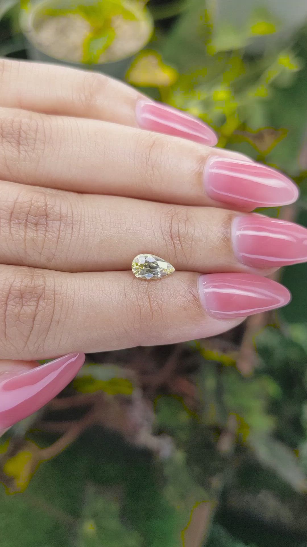 1.09 Ct. Yellow Sapphire from Ceylon (Sri Lanka) Size Video