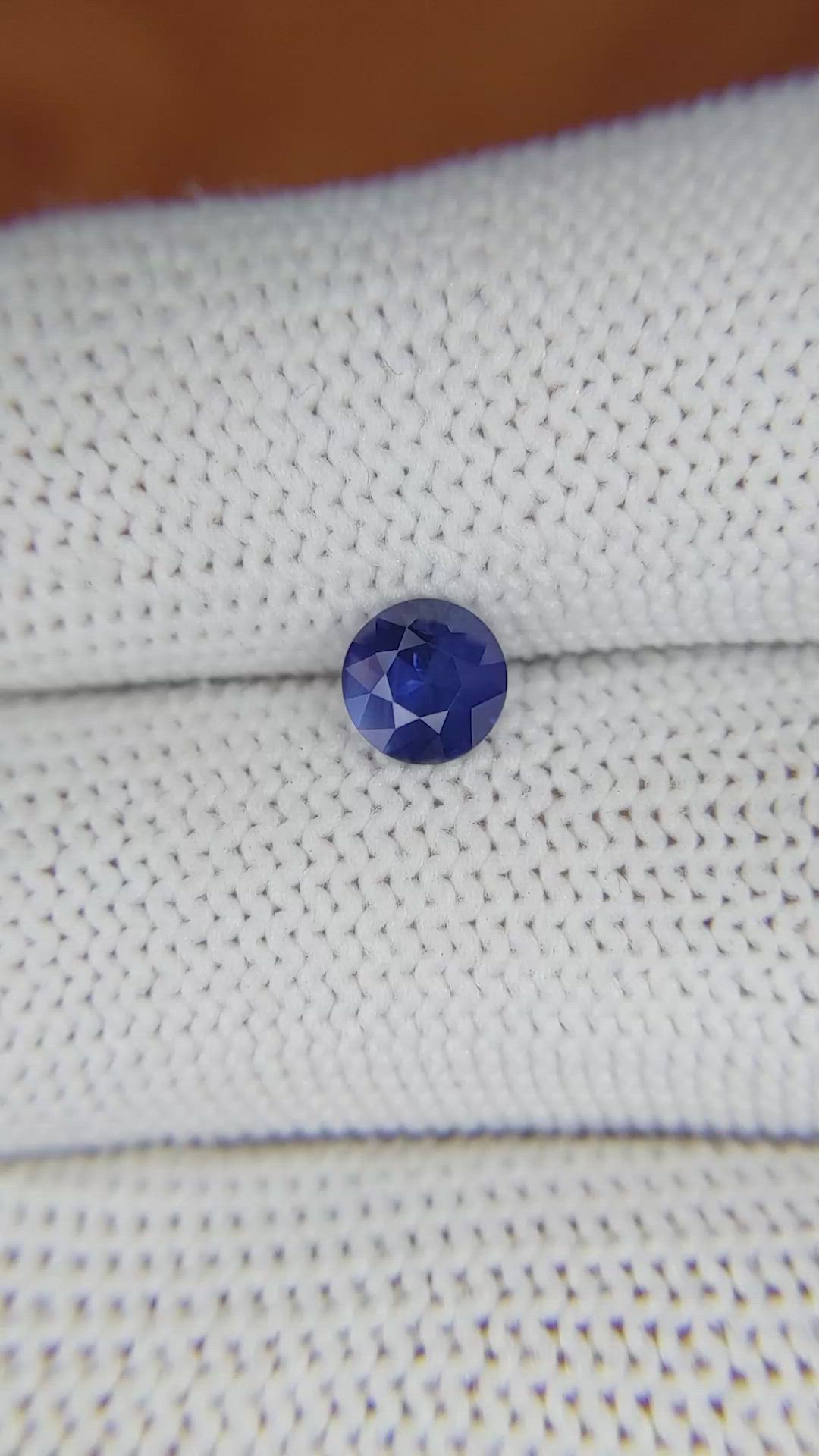 0.74 Ct. Blue Sapphire from Ceylon (Sri Lanka) Size Video