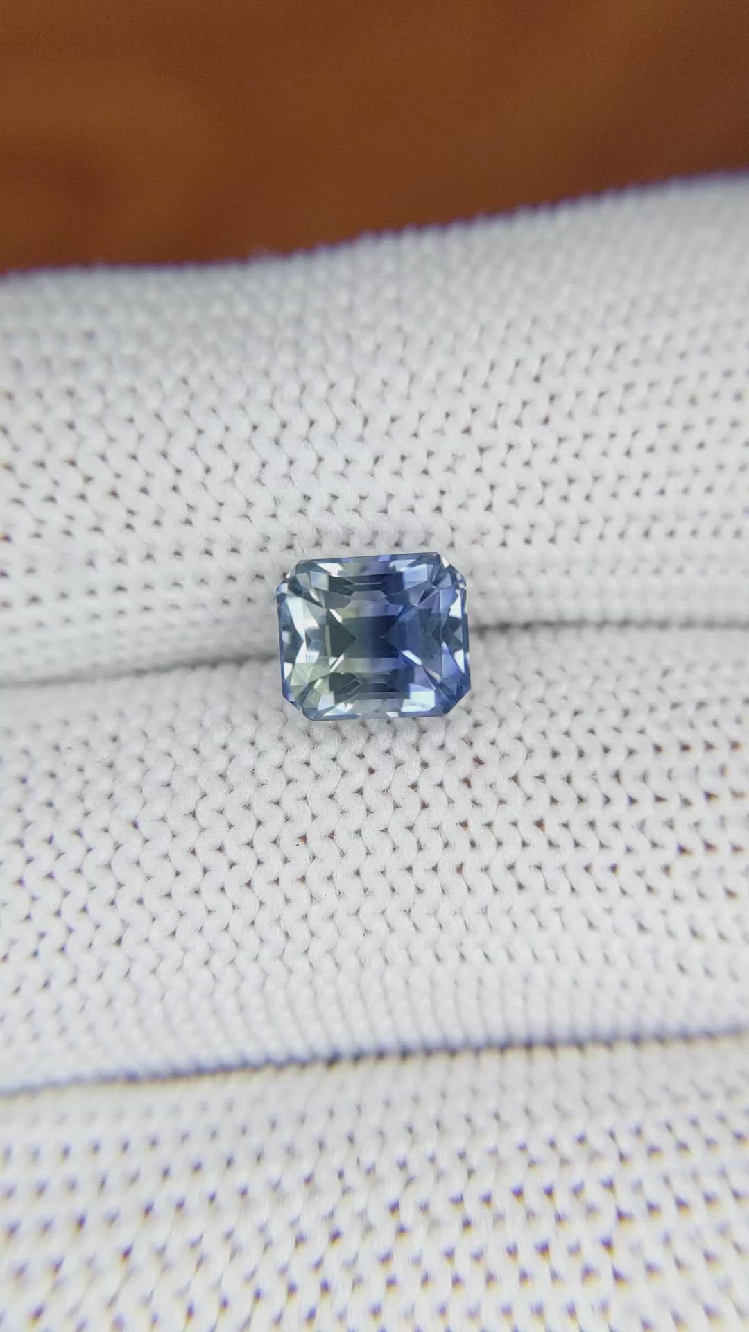 3.07 Ct. Bi Color Sapphire from Ceylon (Sri Lanka) Size Video