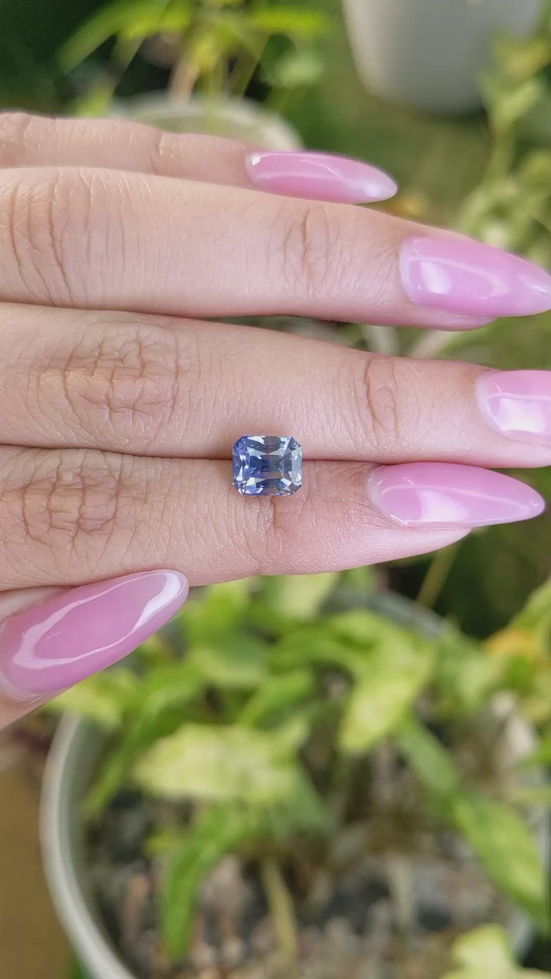 3.07 Ct. Bi Color Sapphire from Ceylon (Sri Lanka) Size Video