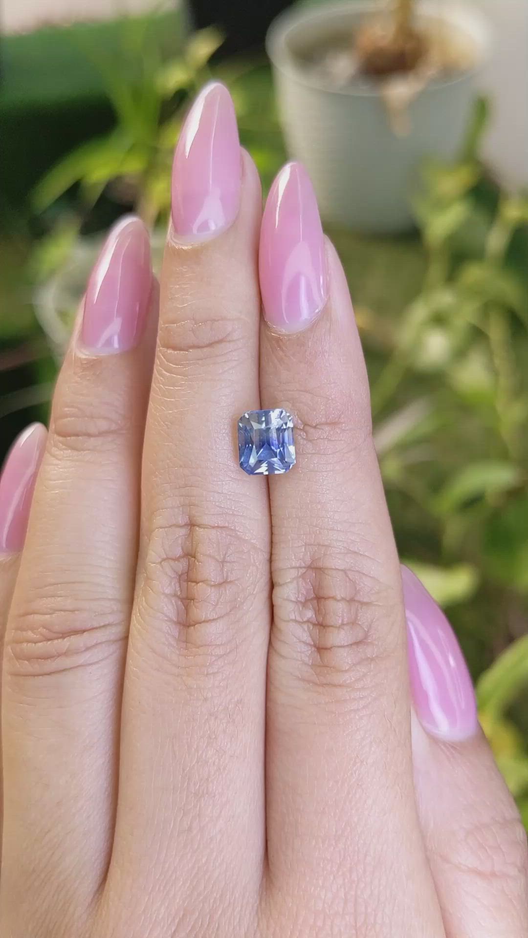 3.07 Ct. Bi Color Sapphire from Ceylon (Sri Lanka) Size Video