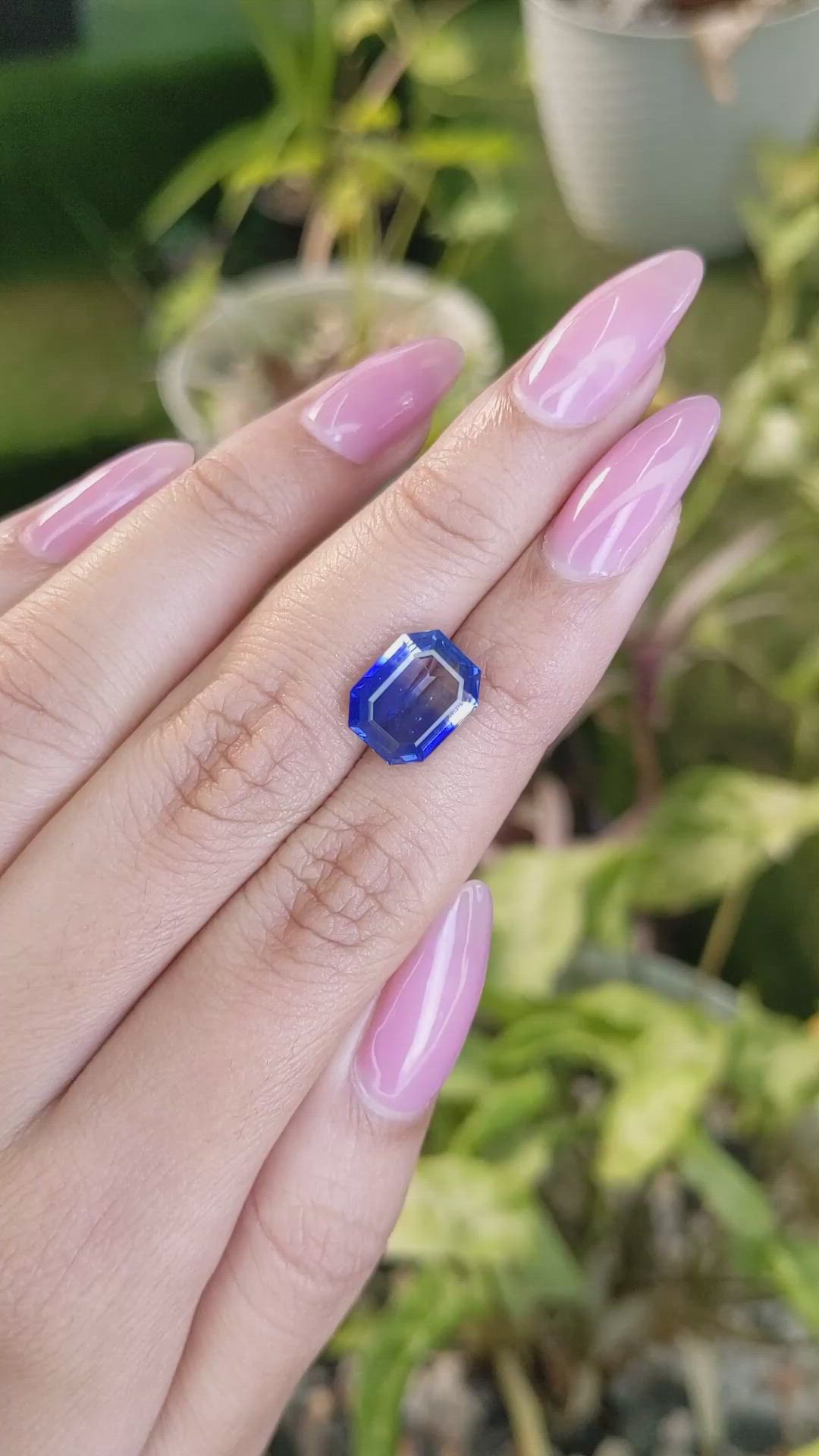 5.17 Ct. Bi Color Sapphire from Ceylon (Sri Lanka) Size Video