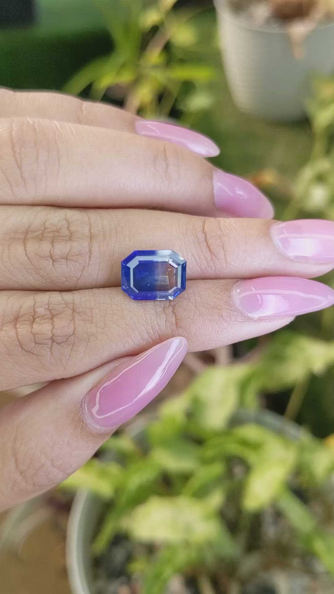 5.17 Ct. Bi Color Sapphire from Ceylon (Sri Lanka) Size Video