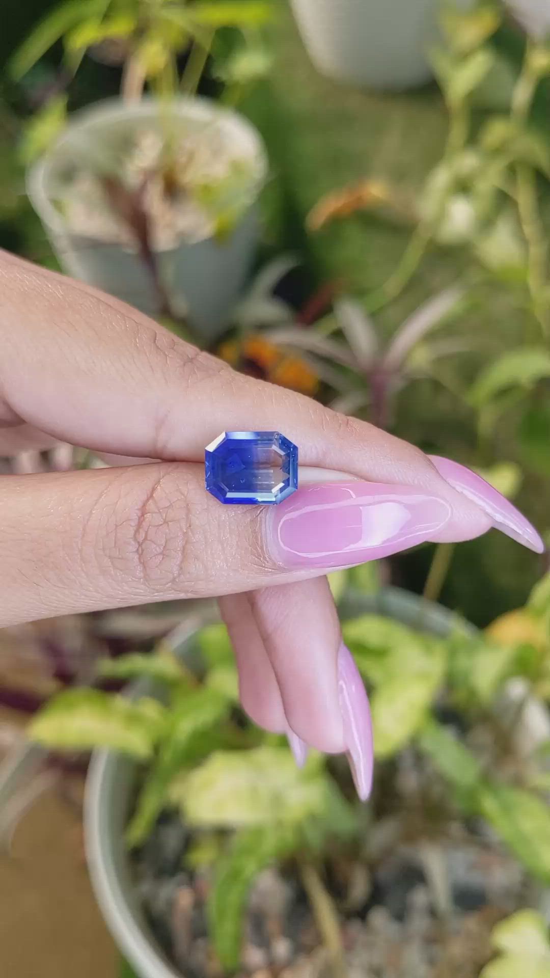 5.17 Ct. Bi Color Sapphire from Ceylon (Sri Lanka) Size Video