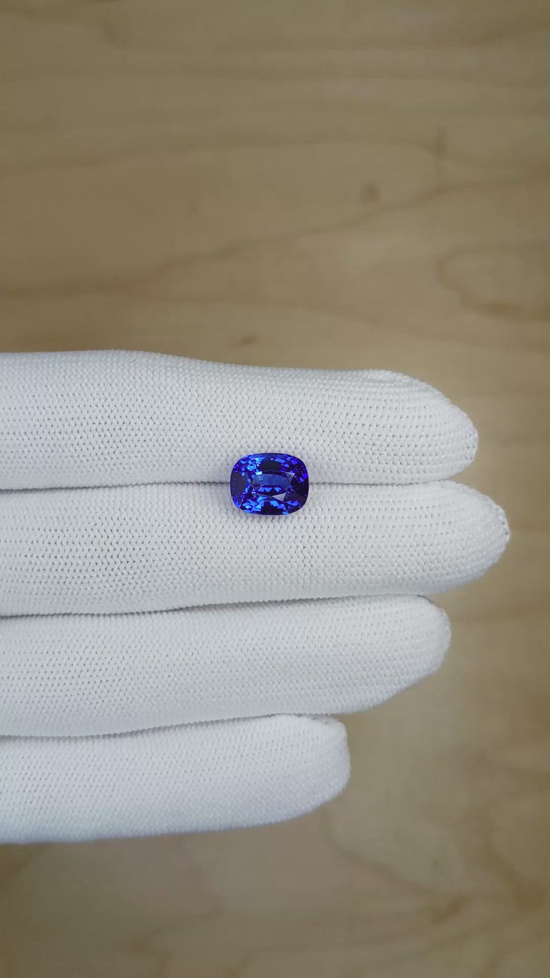 5.17 Ct. Blue Sapphire from Ceylon (Sri Lanka) Size Video