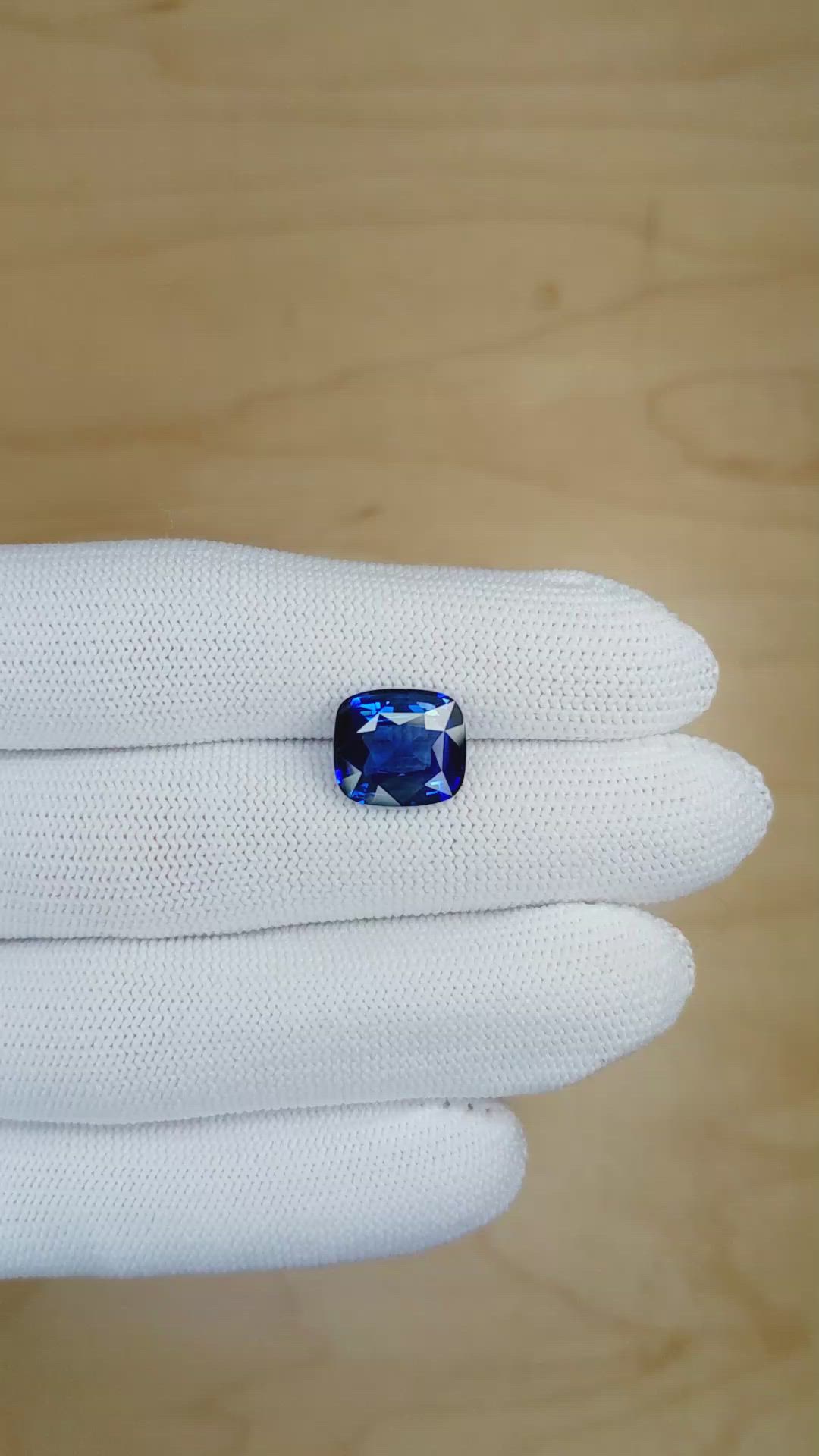 5.56 Ct. Blue Sapphire from Ceylon (Sri Lanka) Size Video