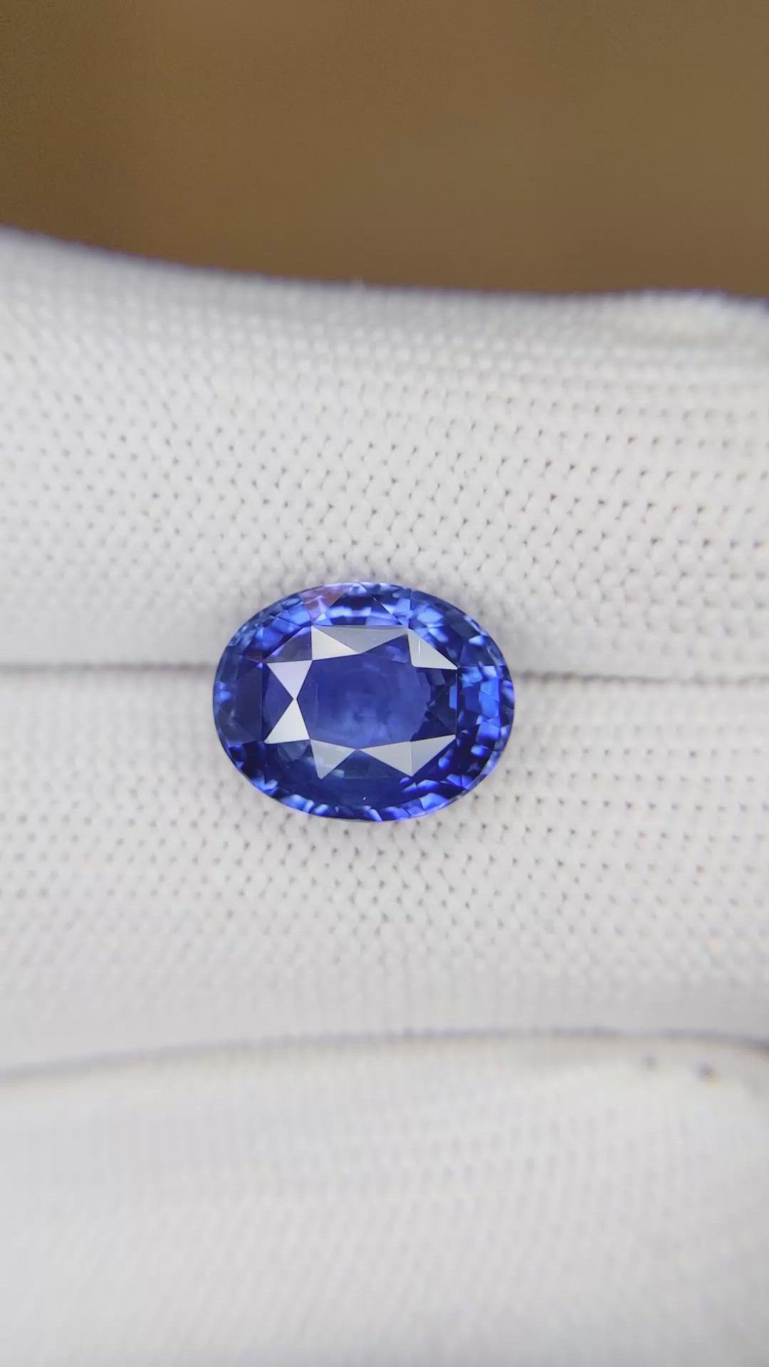 6.09 Ct. Blue Sapphire from Ceylon (Sri Lanka) Size Video