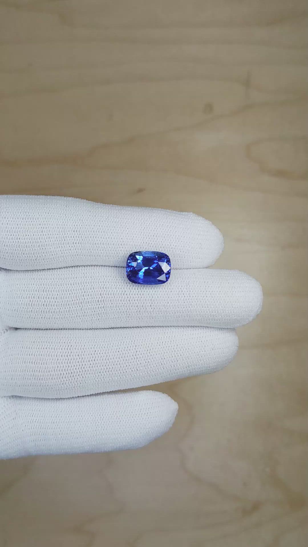 6.17 Ct. Blue Sapphire from Ceylon (Sri Lanka) Size Video
