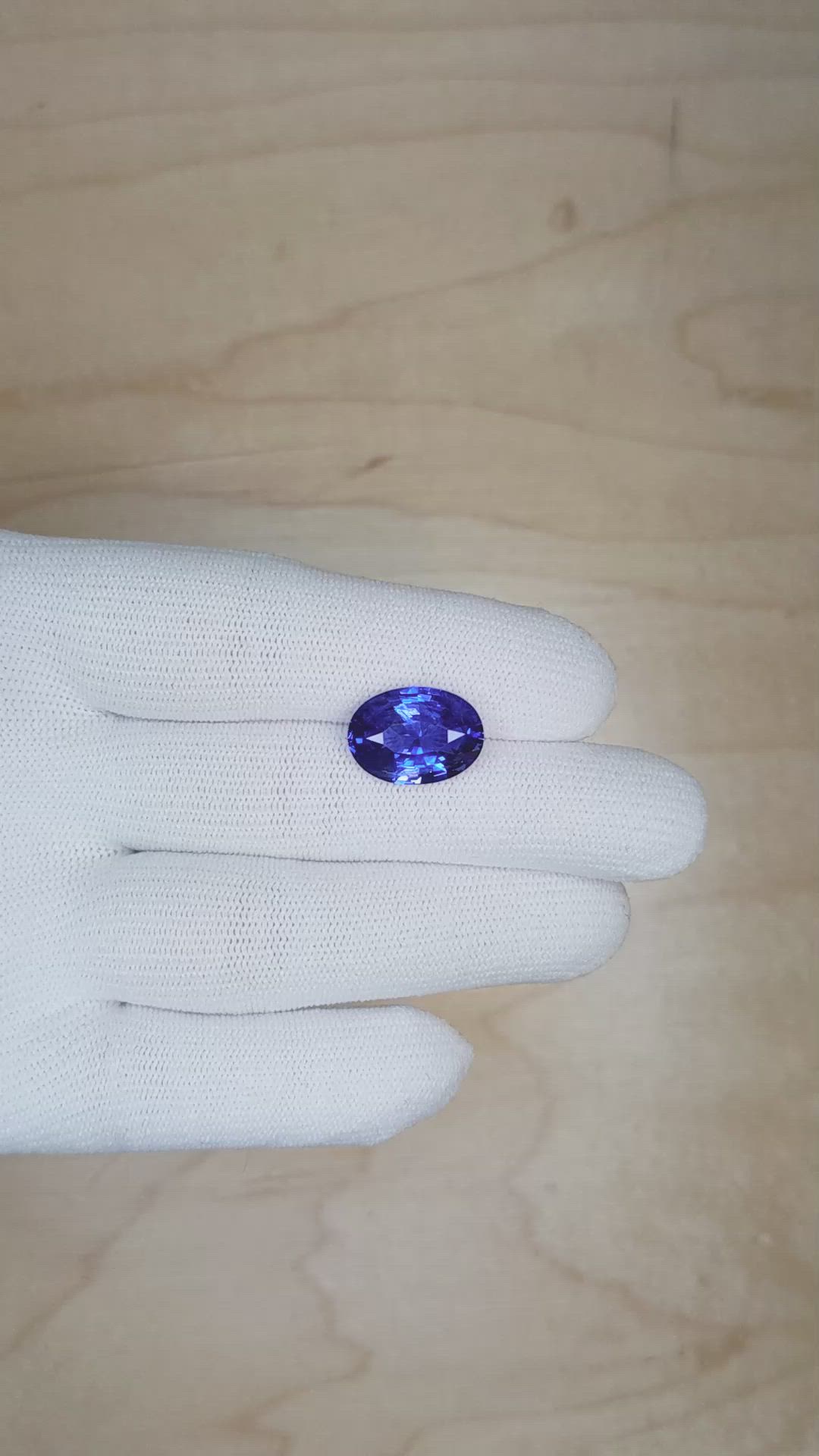 8.25 Ct. Blue Sapphire from Ceylon (Sri Lanka) Size Video