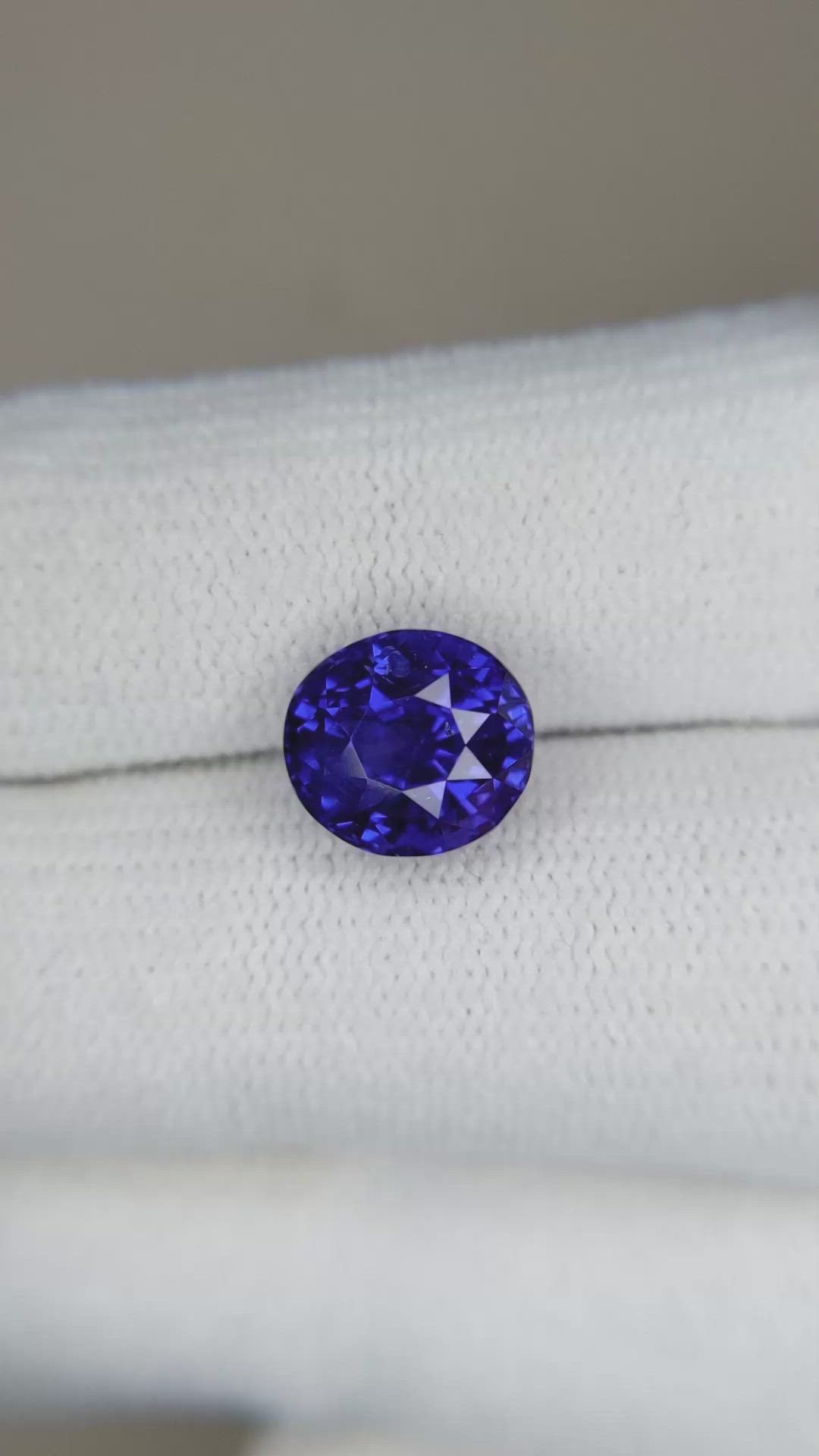 4.19 Ct. Blue Sapphire from Ceylon (Sri Lanka) Size Video