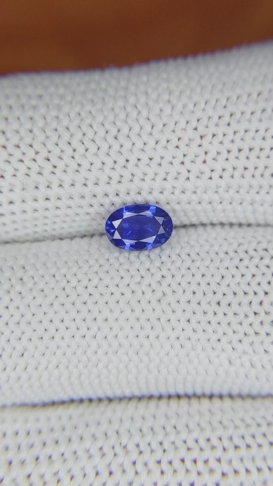 0.80 Ct. Blue Sapphire from Ceylon (Sri Lanka) Size Video