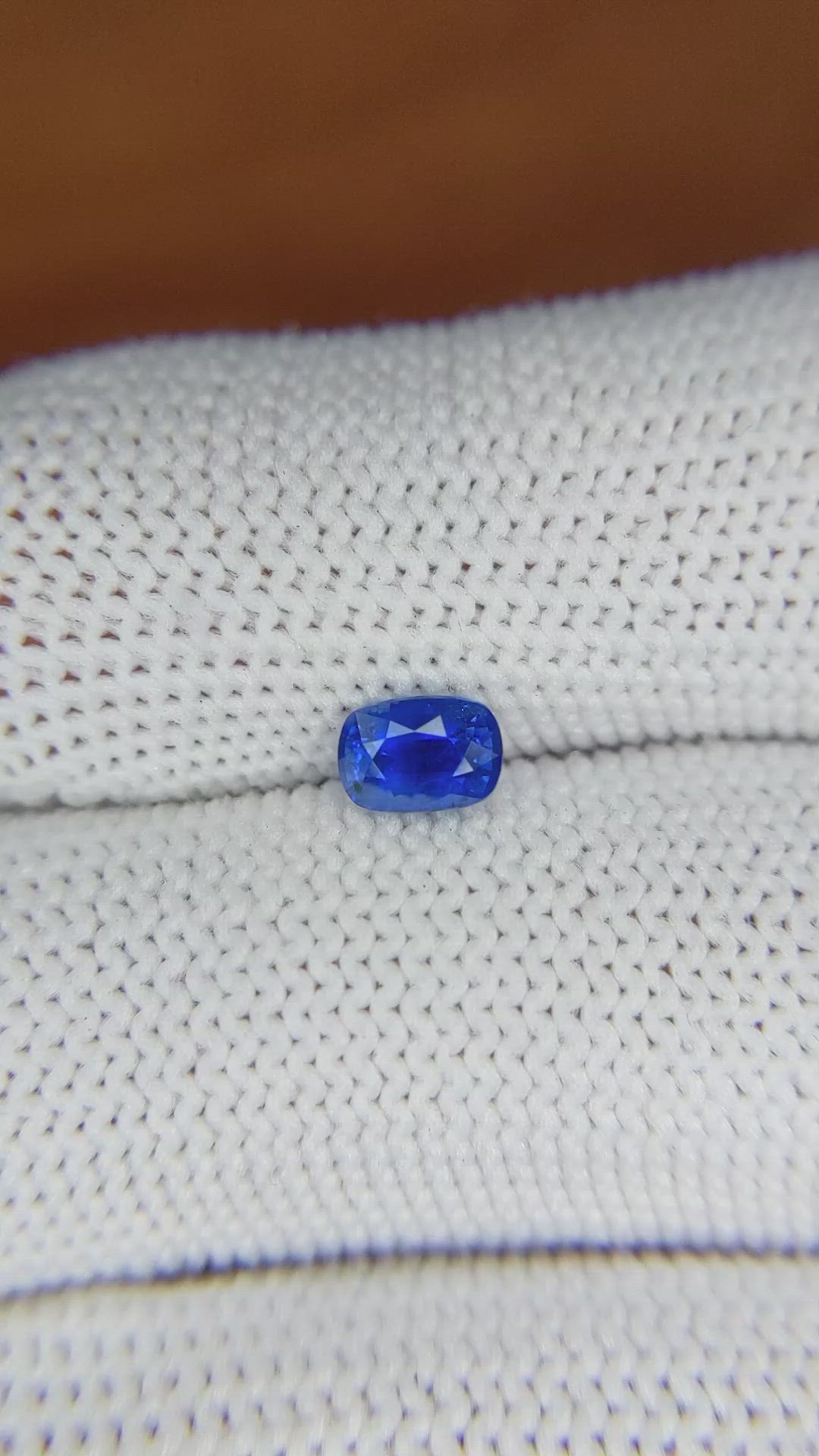 0.69 Ct. Blue Sapphire from Ceylon (Sri Lanka) Size Video