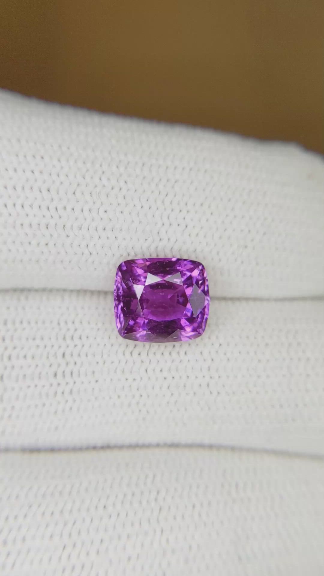 3.07 Ct. Pinkish Purple Sapphire from Ceylon (Sri Lanka) Size Video