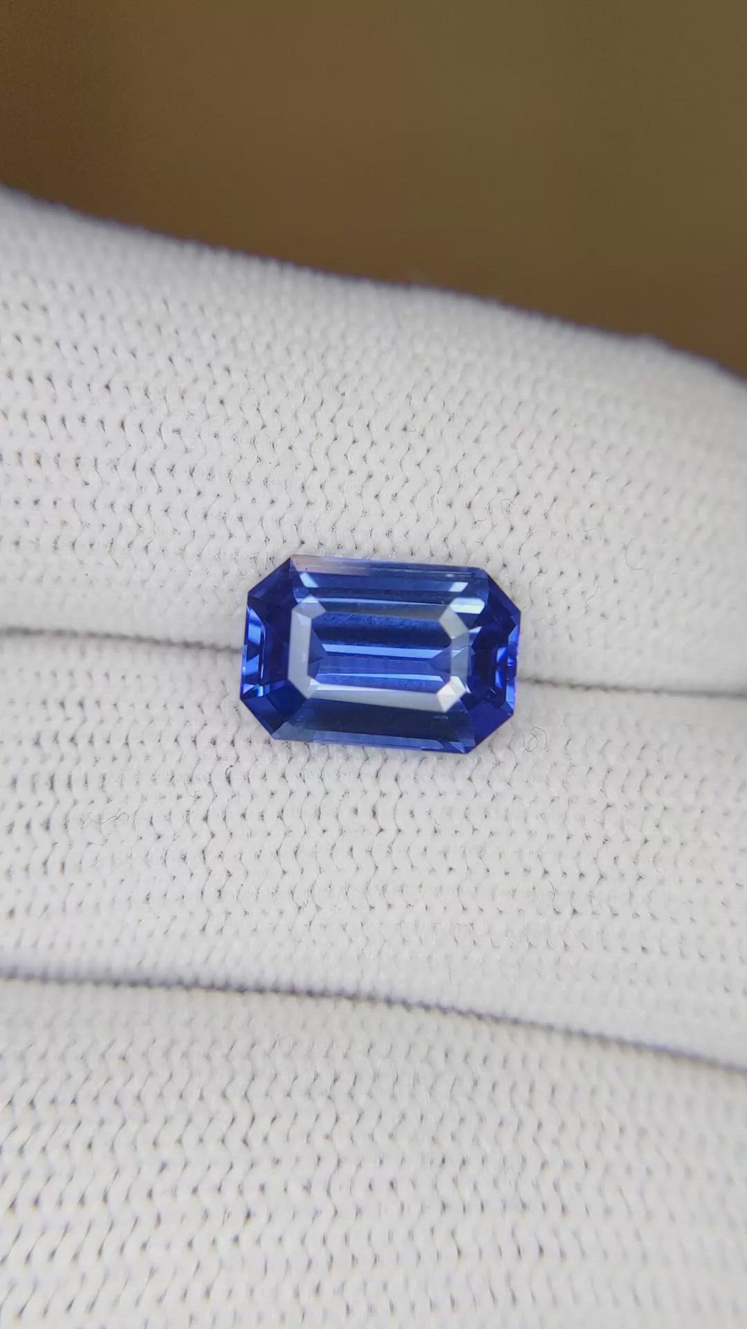 3.53 Ct. Blue Sapphire from Ceylon (Sri Lanka) Size Video