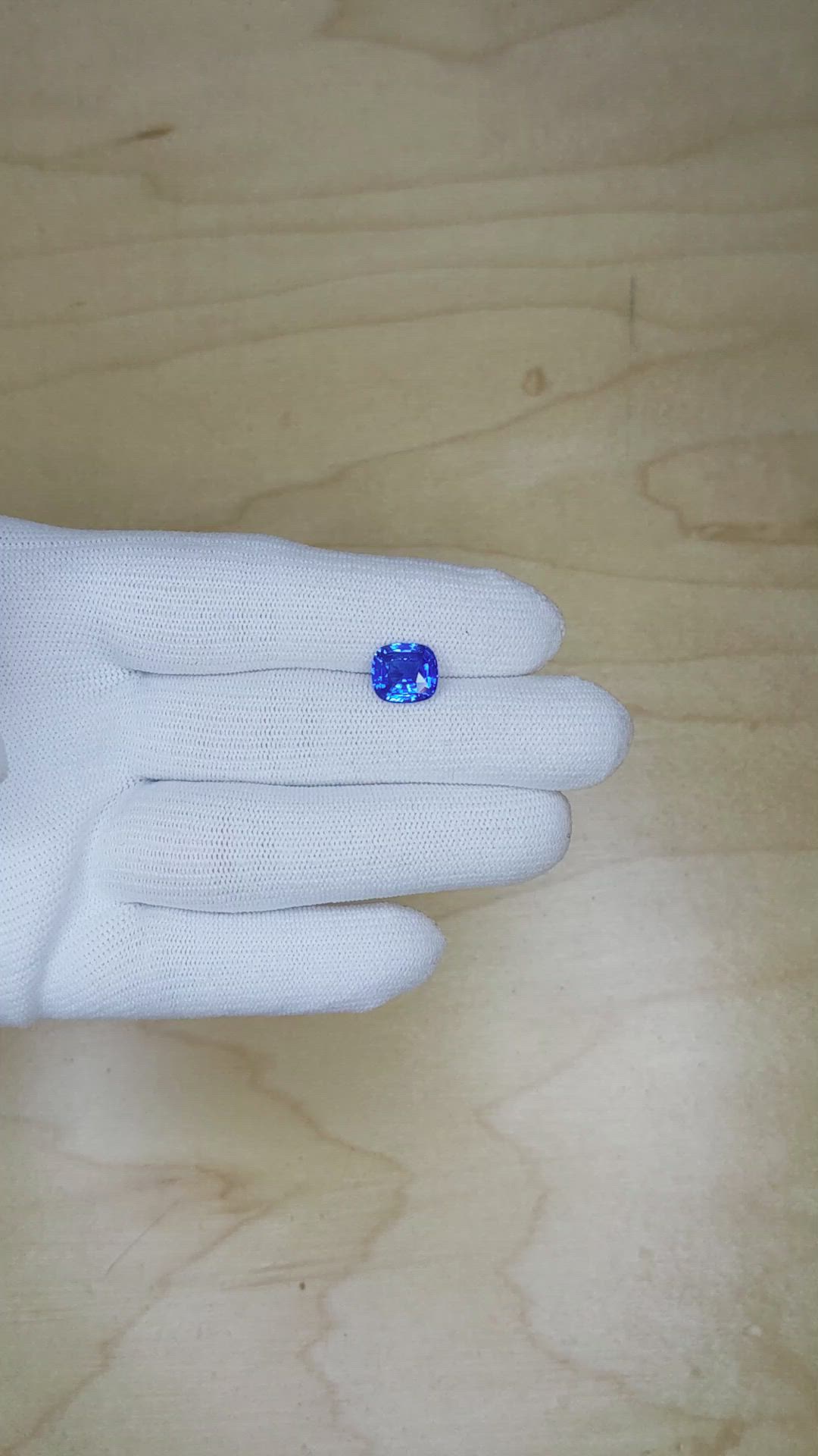 3.15 Ct. Blue Sapphire from Ceylon (Sri Lanka) Size Video