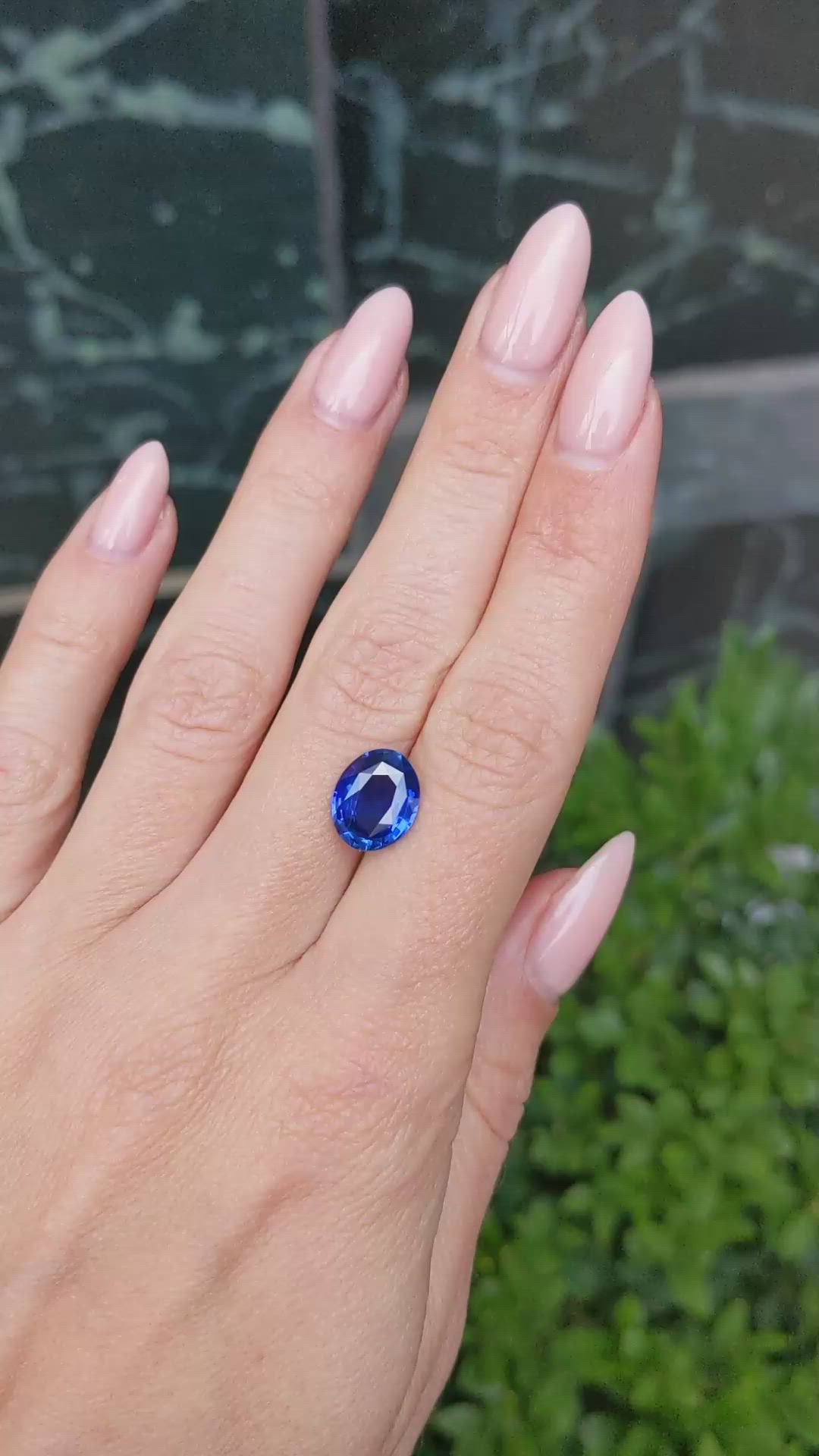 4.05 Ct. Blue Sapphire from Ceylon (Sri Lanka) Size Video