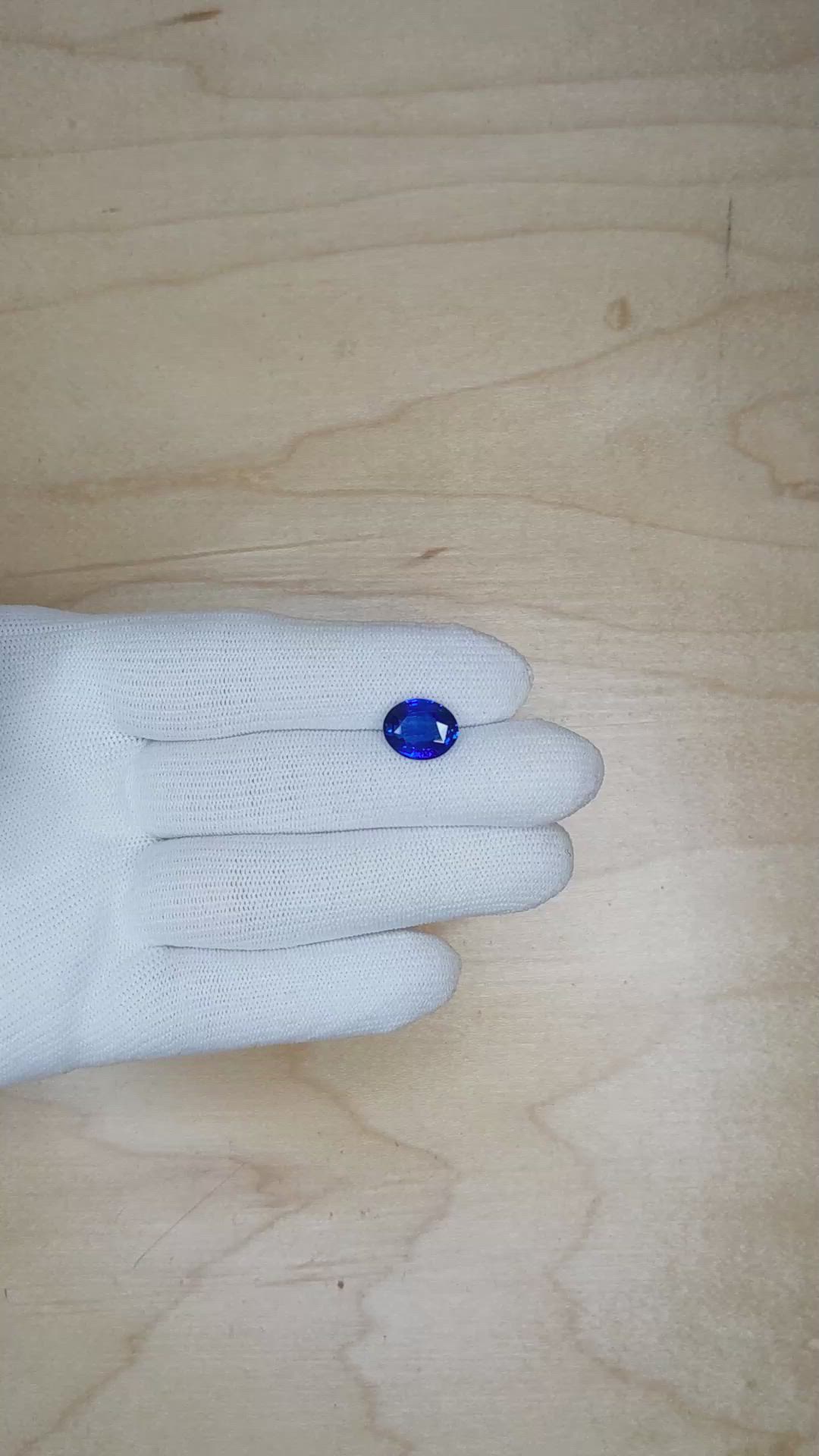 4.05 Ct. Blue Sapphire from Ceylon (Sri Lanka) Size Video