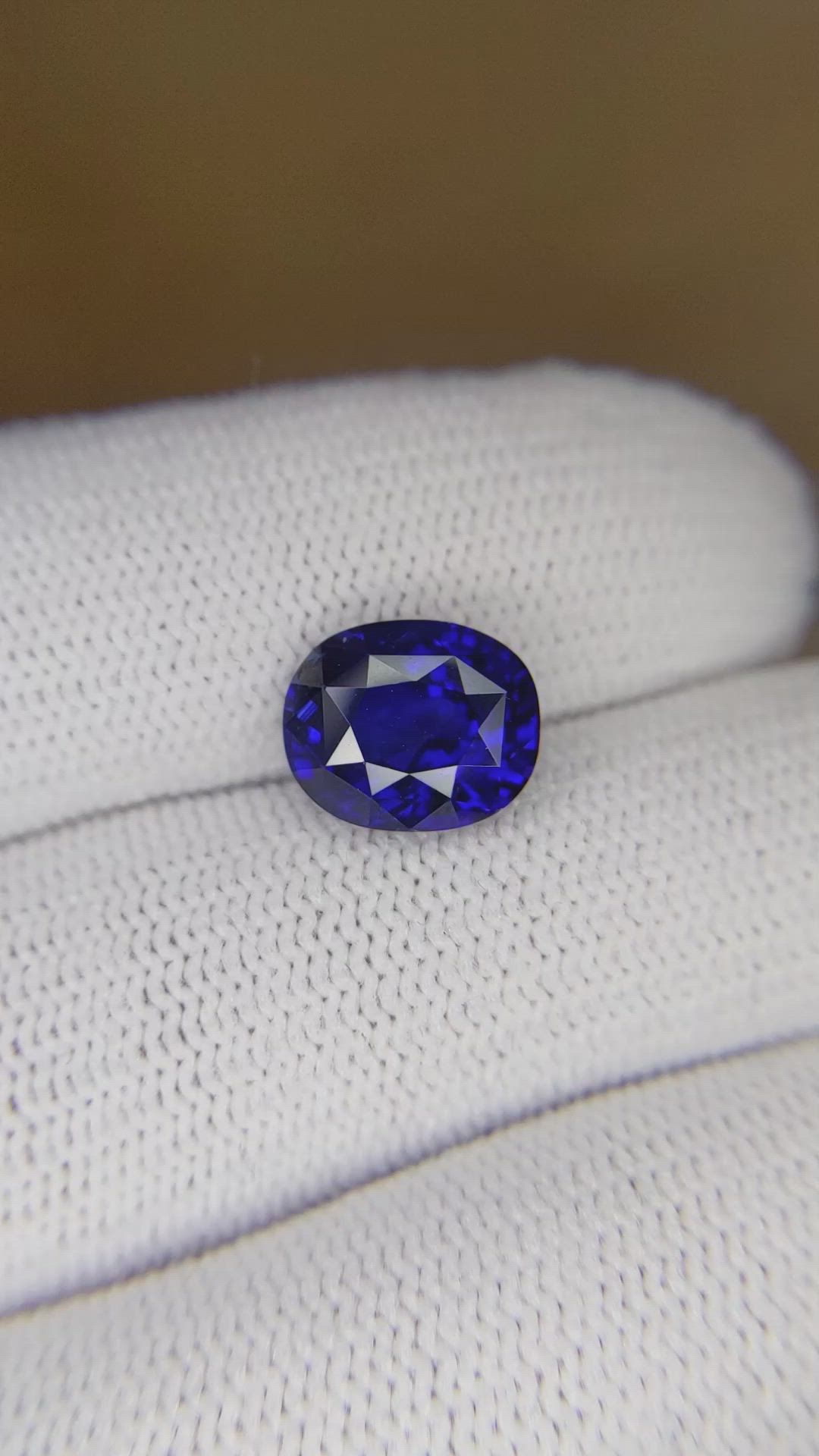 3.55 Ct. Blue Sapphire from Ceylon (Sri Lanka) Size Video